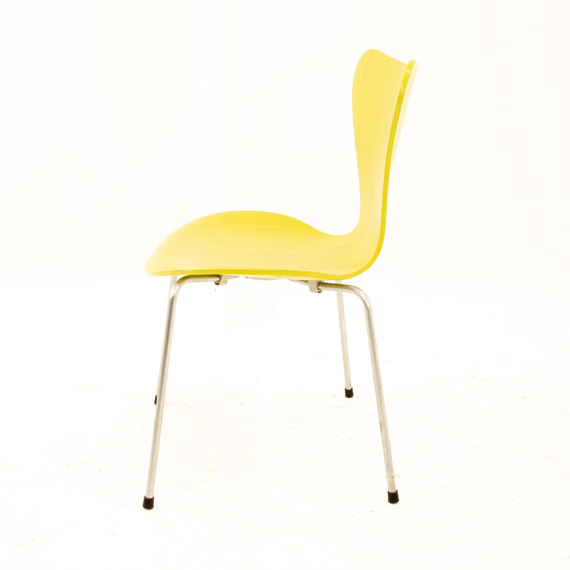 Chaise série 7 Arne Jacobsen pour Fritz Hansen de style moderne du milieu du siècle dernier -Lime -Set of 4 en vente 6