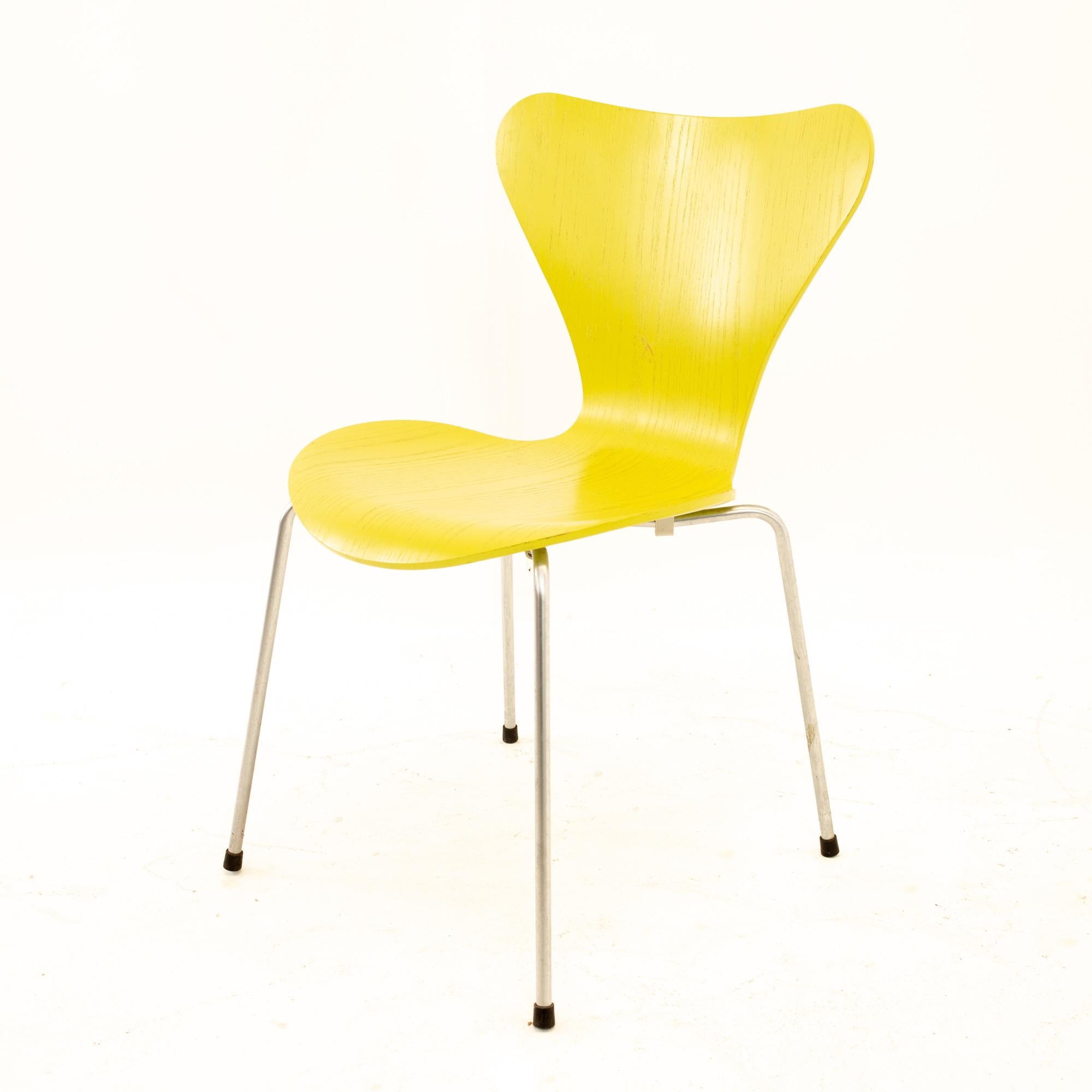Arne Jacobsen For Fritz Hansen Mid Century Modern SERIES 7 Chair -Lime -Set of 4 For Sale 7