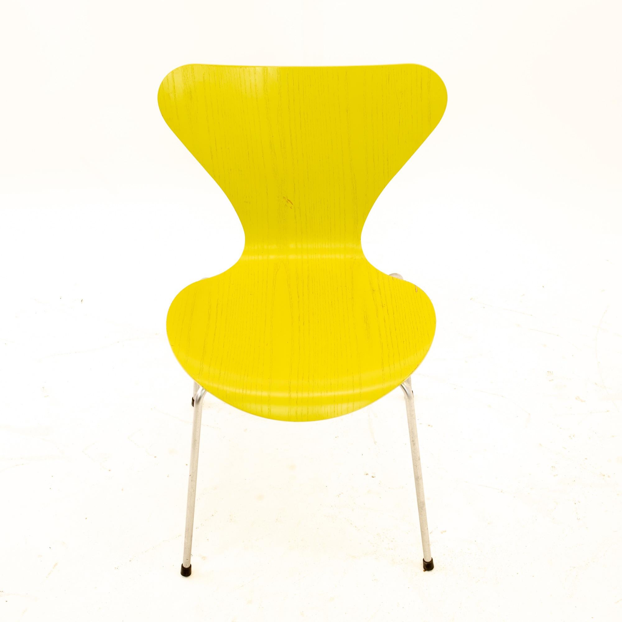 Arne Jacobsen For Fritz Hansen Mid Century Modern SERIES 7 Chair -Lime -Set of 4 For Sale 8