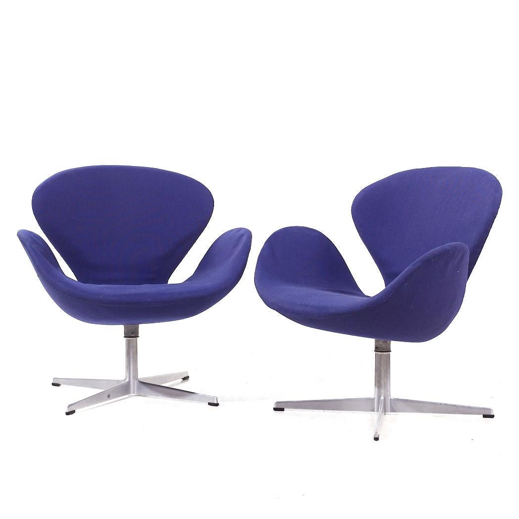 Mid-Century moderno Arne Jacobsen per Fritz Hansen - Sedie a Cigno di metà secolo - Coppia in vendita