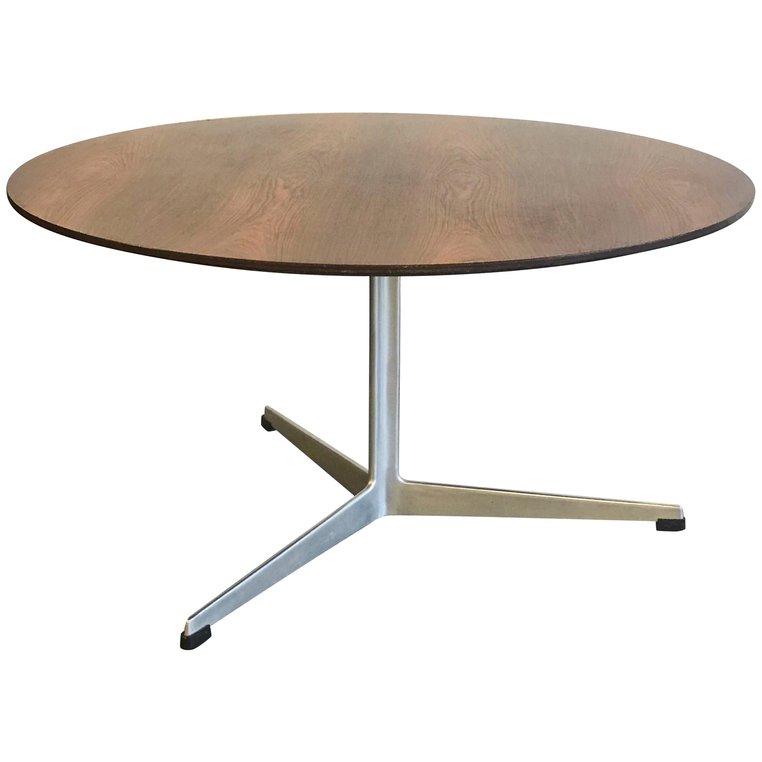 Arne Jacobsen for Fritz Hansen Minimalist Coffee Table
