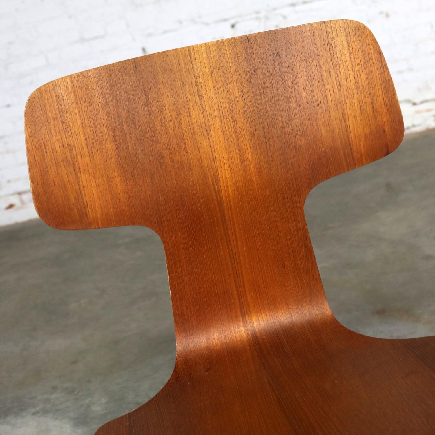 Arne Jacobsen for Fritz Hansen Model 3103 Hammer T Chairs Set of Four 1