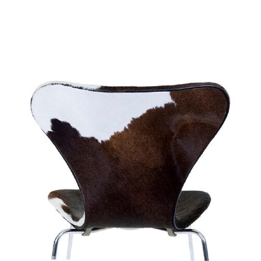Arne Jacobsen for Fritz Hansen Model 3107 Cowhide Chairs, Set of 6 7
