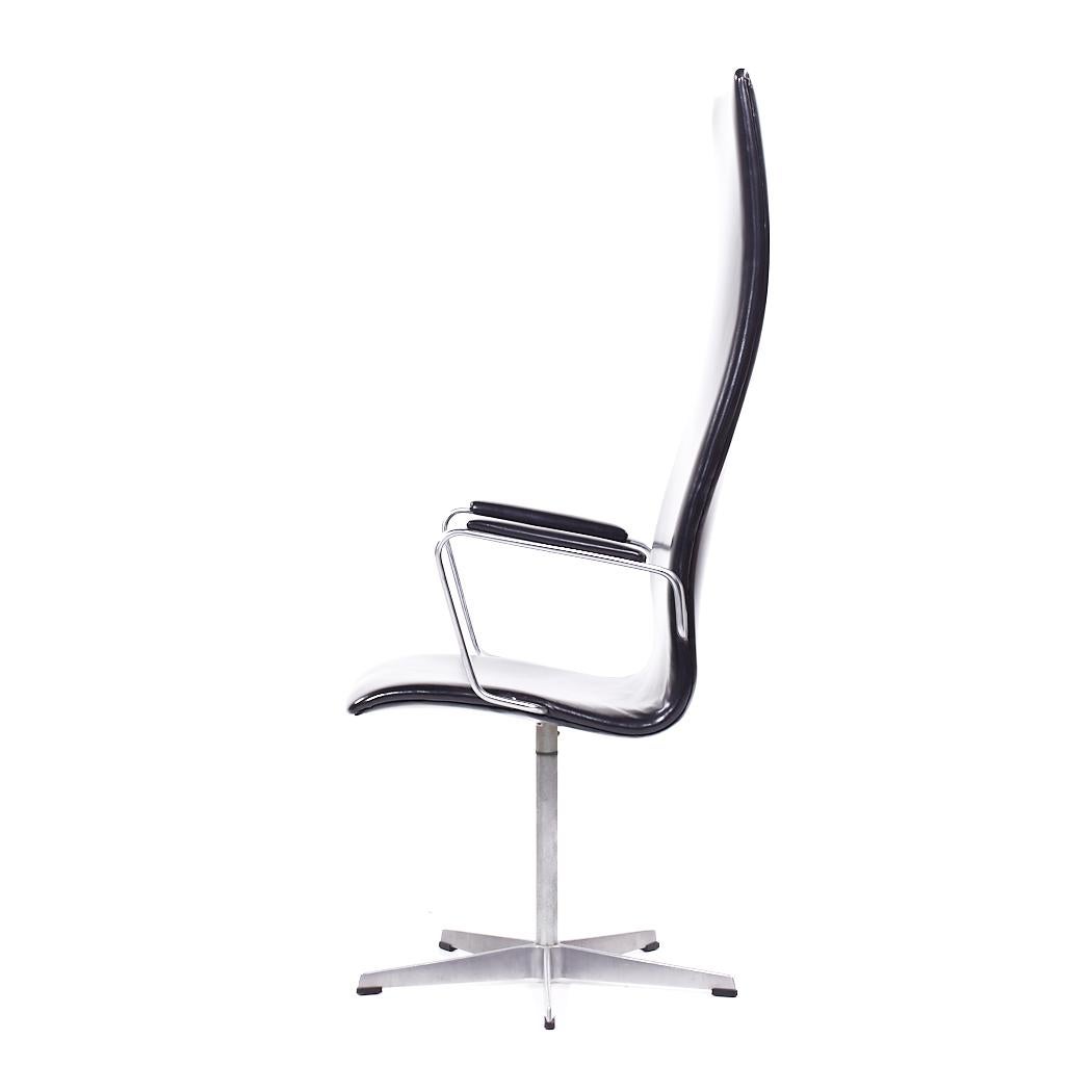 Arne Jacobsen for Fritz Hansen Oxford Mid Century Highback Swivel Chair For Sale 1