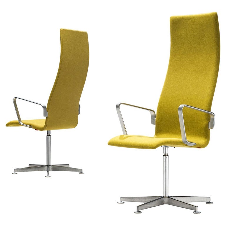 Arne Jacobsen for Fritz Hansen Pair of 'Oxford' Desk Chairs For Sale