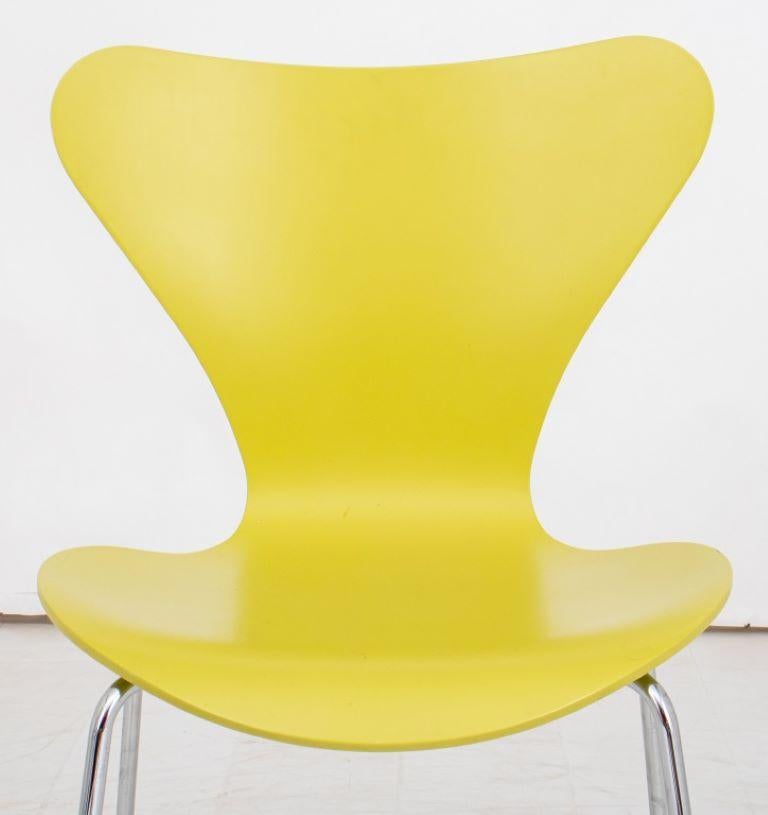 Danish Arne Jacobsen for Fritz Hansen Series 7 Chair For Sale
