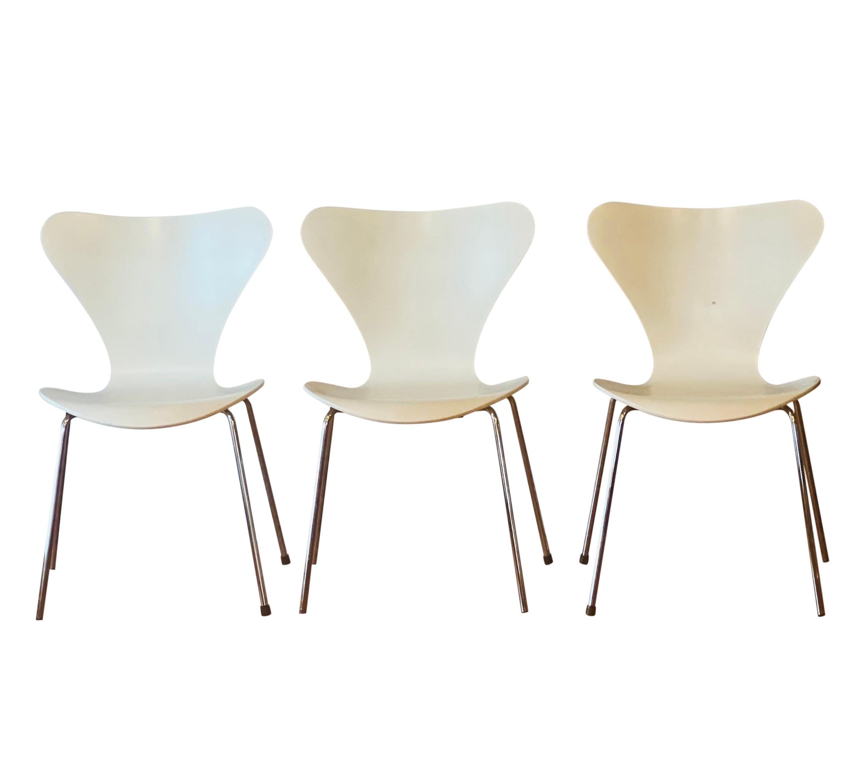 Late 20th Century Arne Jacobsen for Fritz Hansen Series 7 Chairs in White, Set of 4