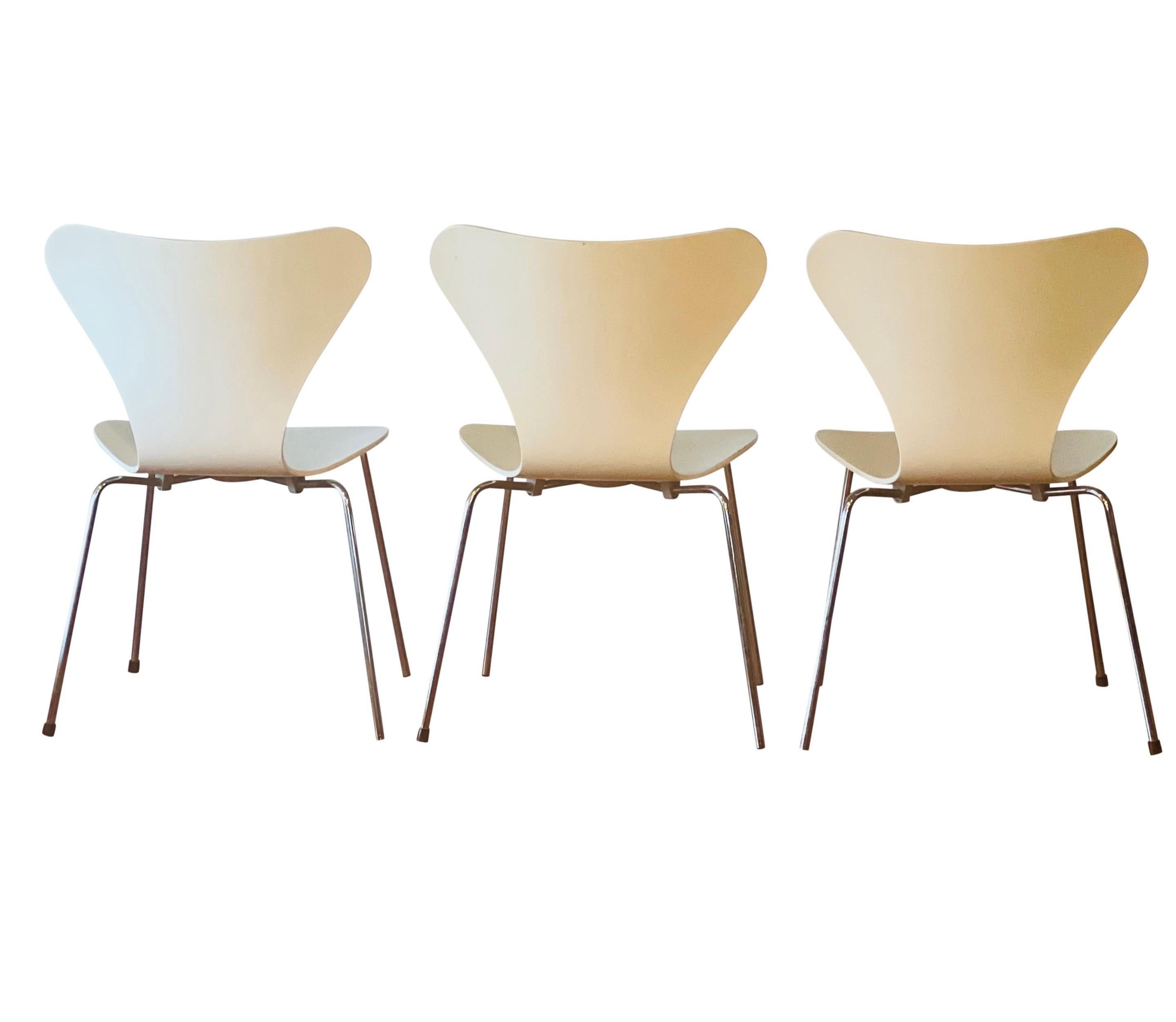 Steel Arne Jacobsen for Fritz Hansen Series 7 Chairs in White, Set of 4