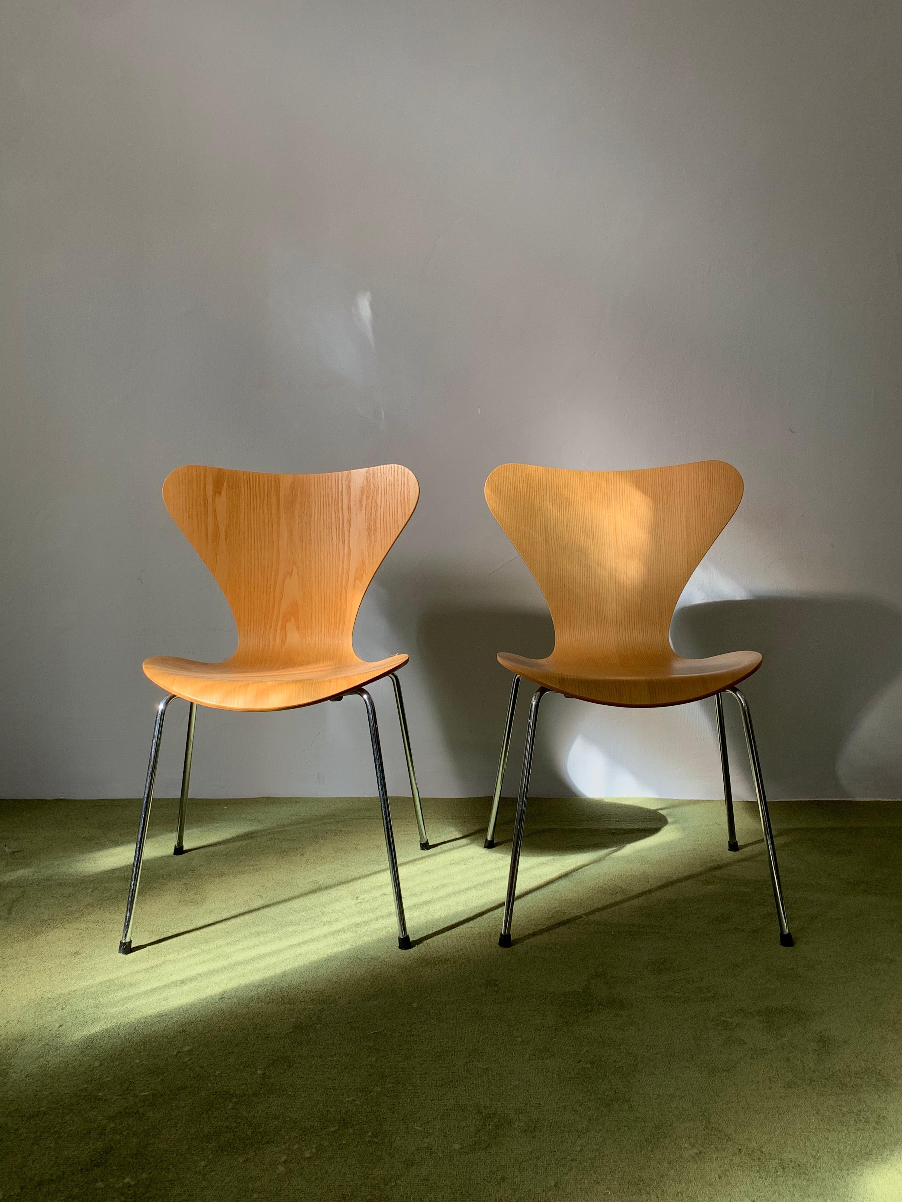 Arne Jacobsen for Fritz Hansen Series 7 Natural Plywood 3017 Chair For Sale 9