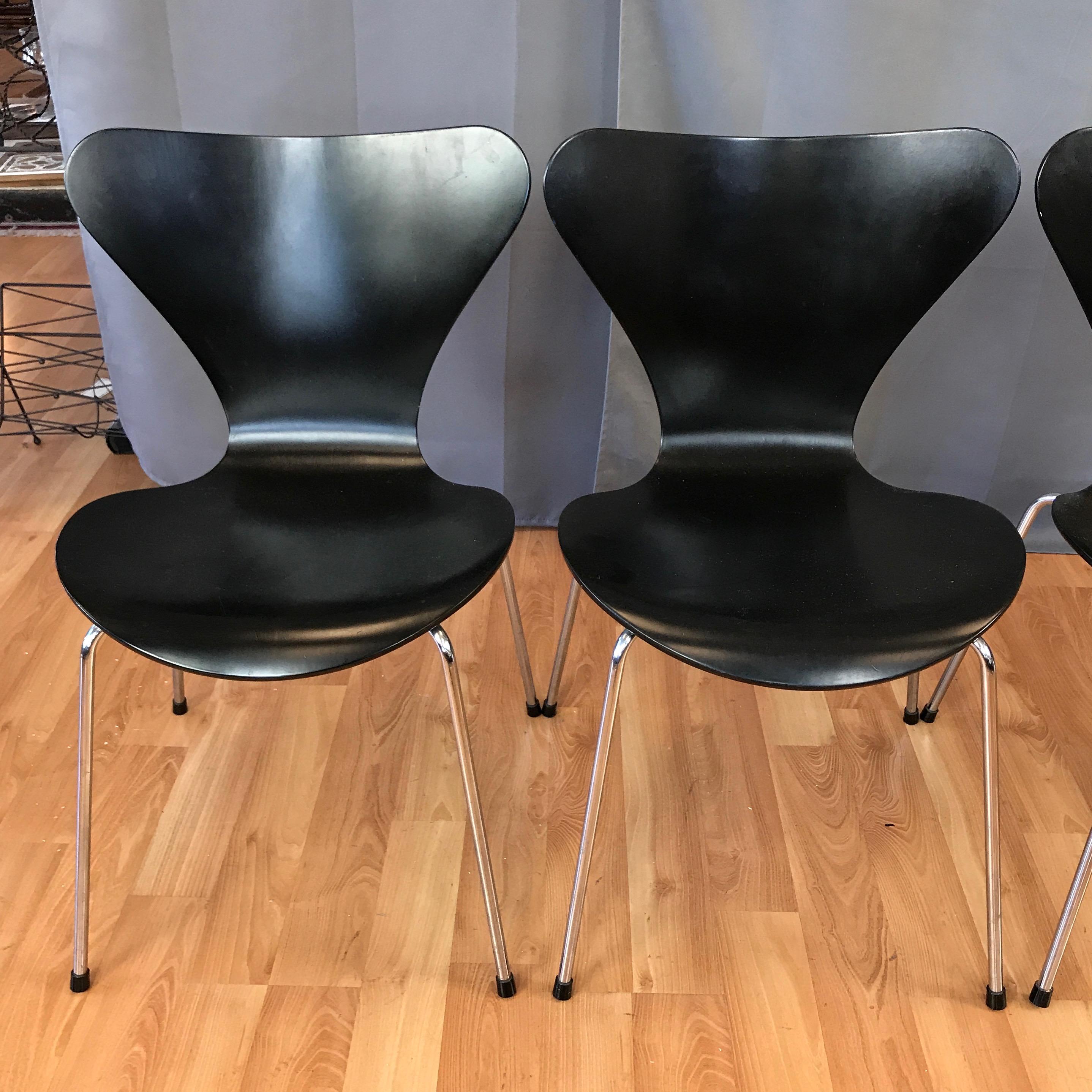 Arne Jacobsen for Fritz Hansen Series 7 Side Chairs, Set of Four In Good Condition In San Francisco, CA