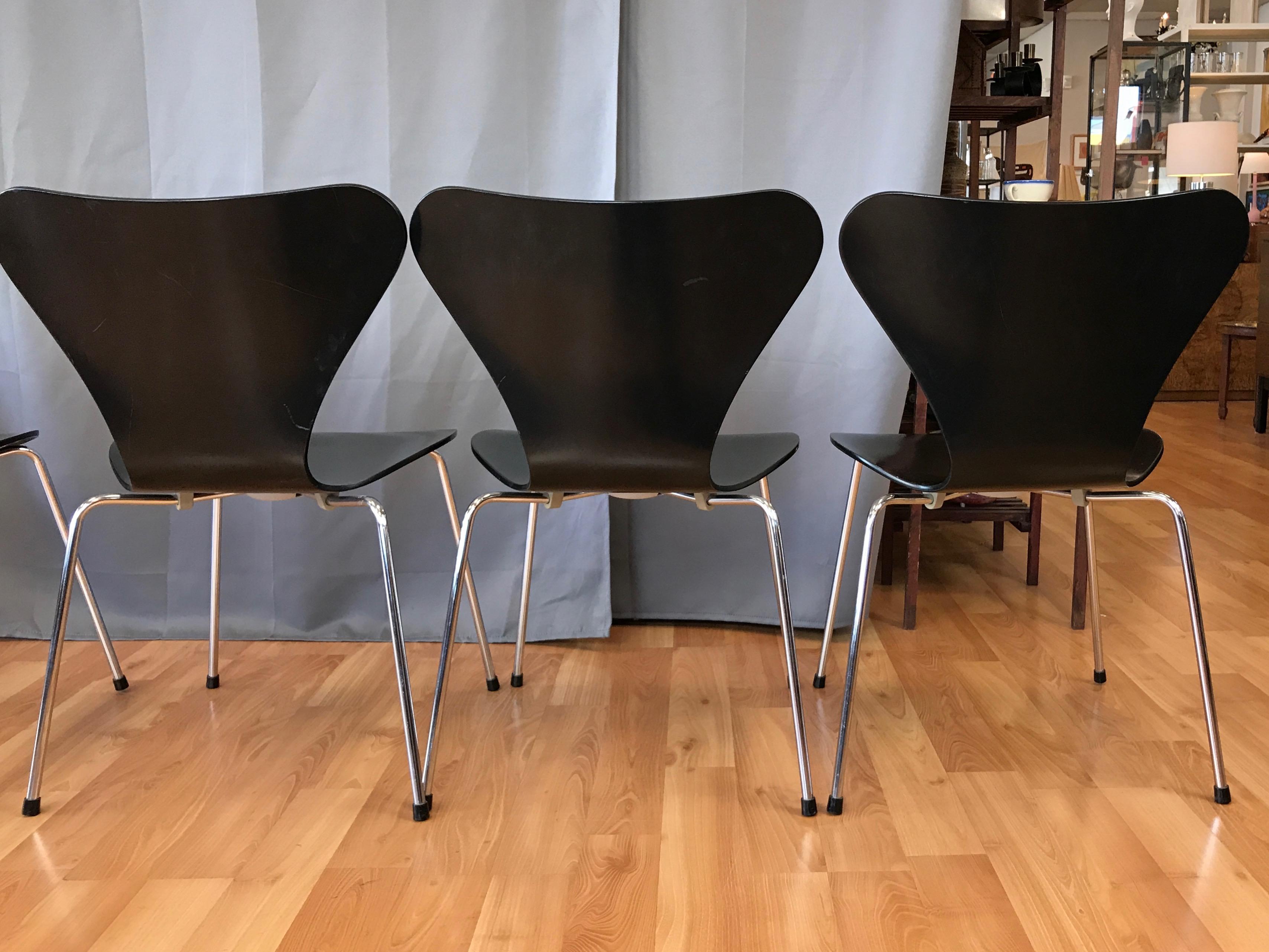 Arne Jacobsen for Fritz Hansen Series 7 Side Chairs, Set of Six 4