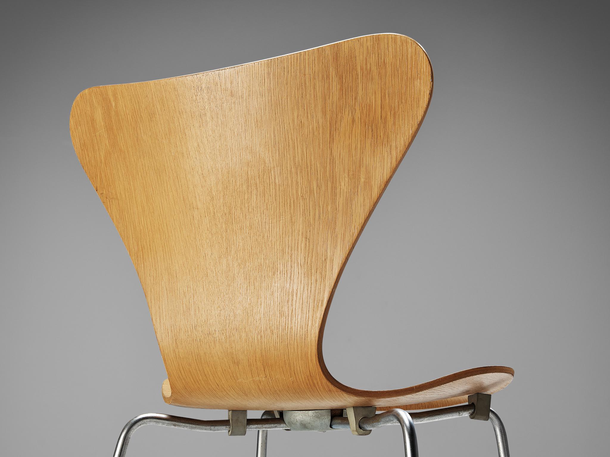 Arne Jacobsen for Fritz Hansen Set of Ten 'Butterfly' Chairs in Plywood For Sale 3