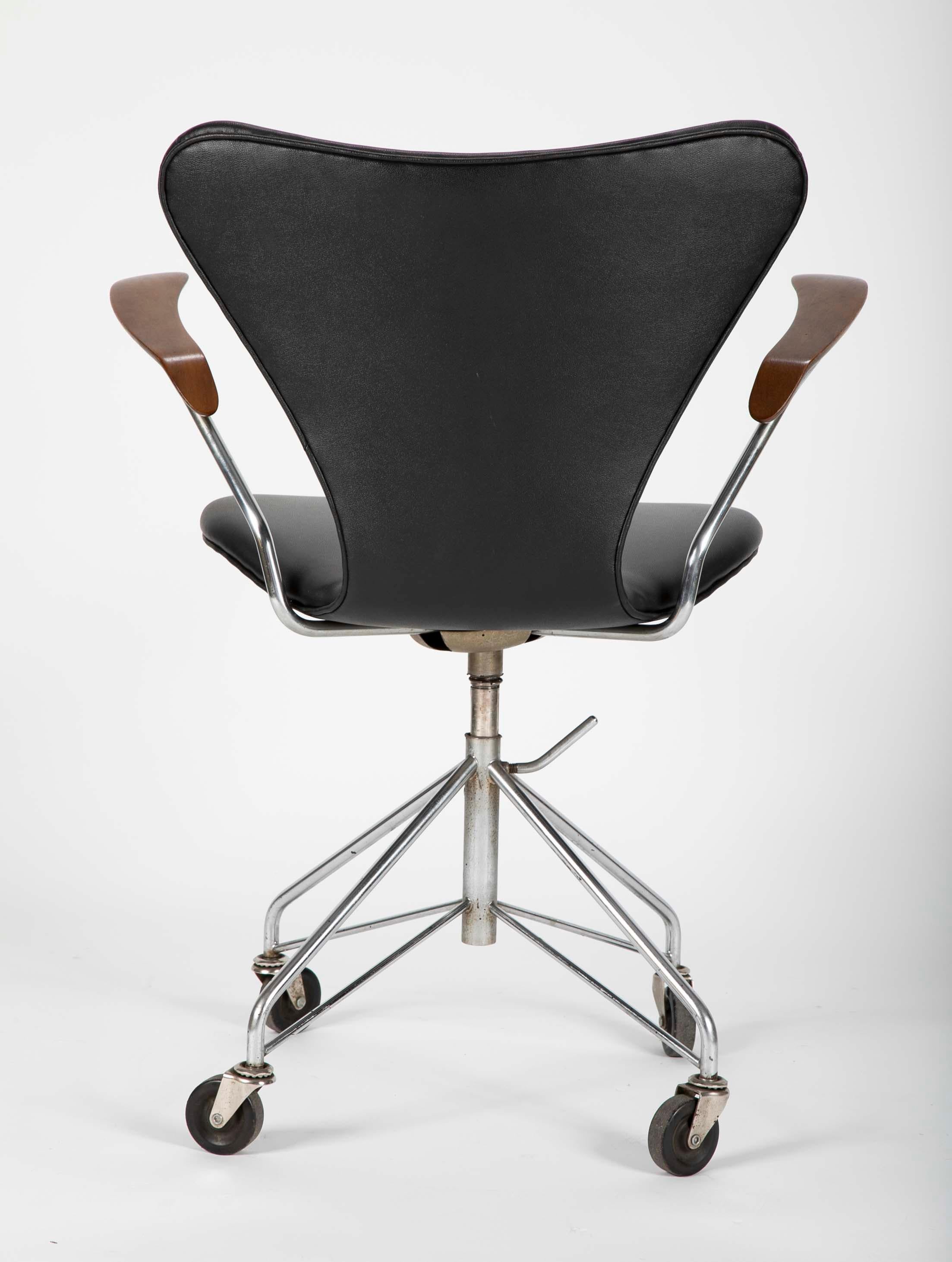 Steel Arne Jacobsen for Fritz Hansen Sevener Desk Chair Model 3117