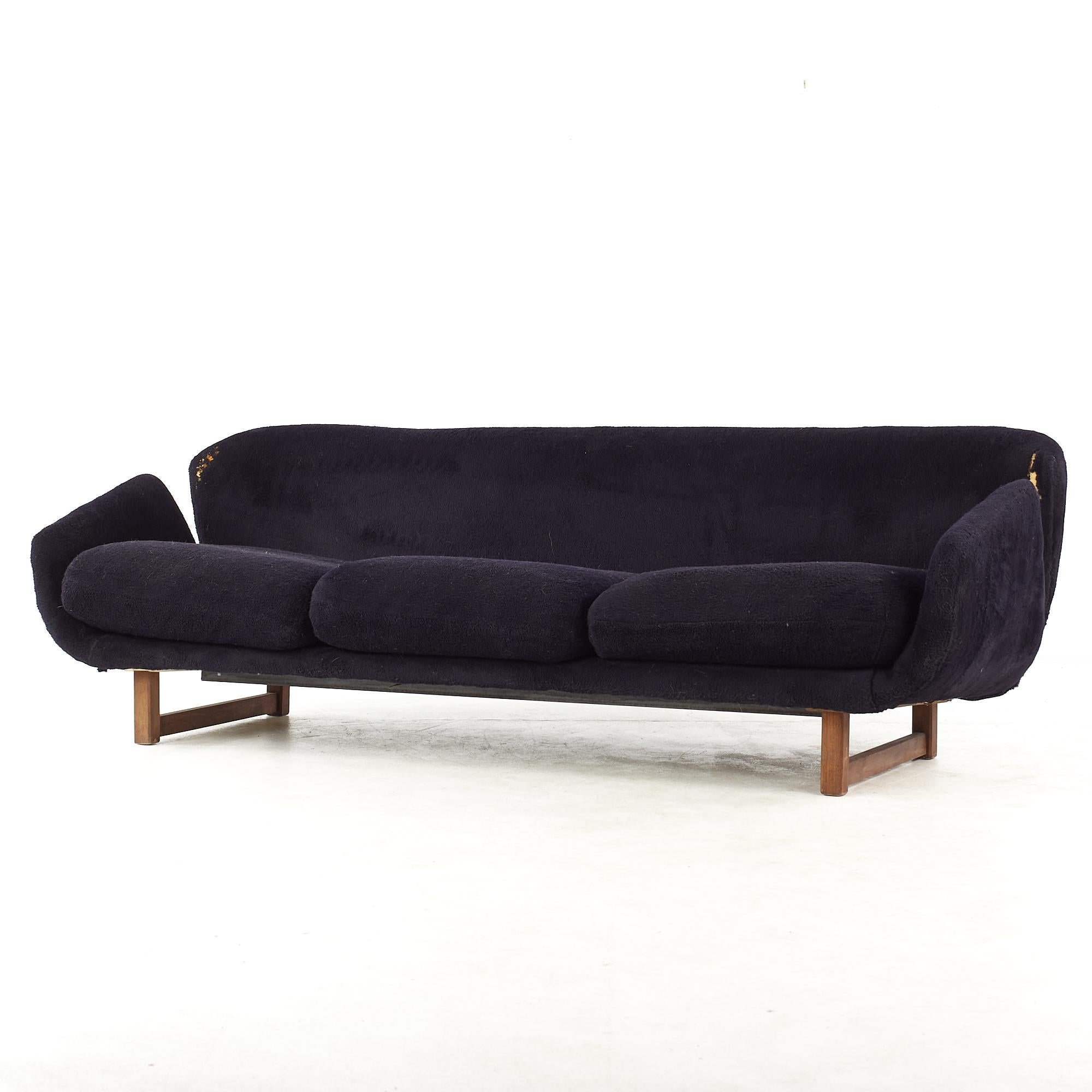 Mid-Century Modern Arne Jacobsen for Fritz Hansen Style Mid Century Swan Sofa For Sale