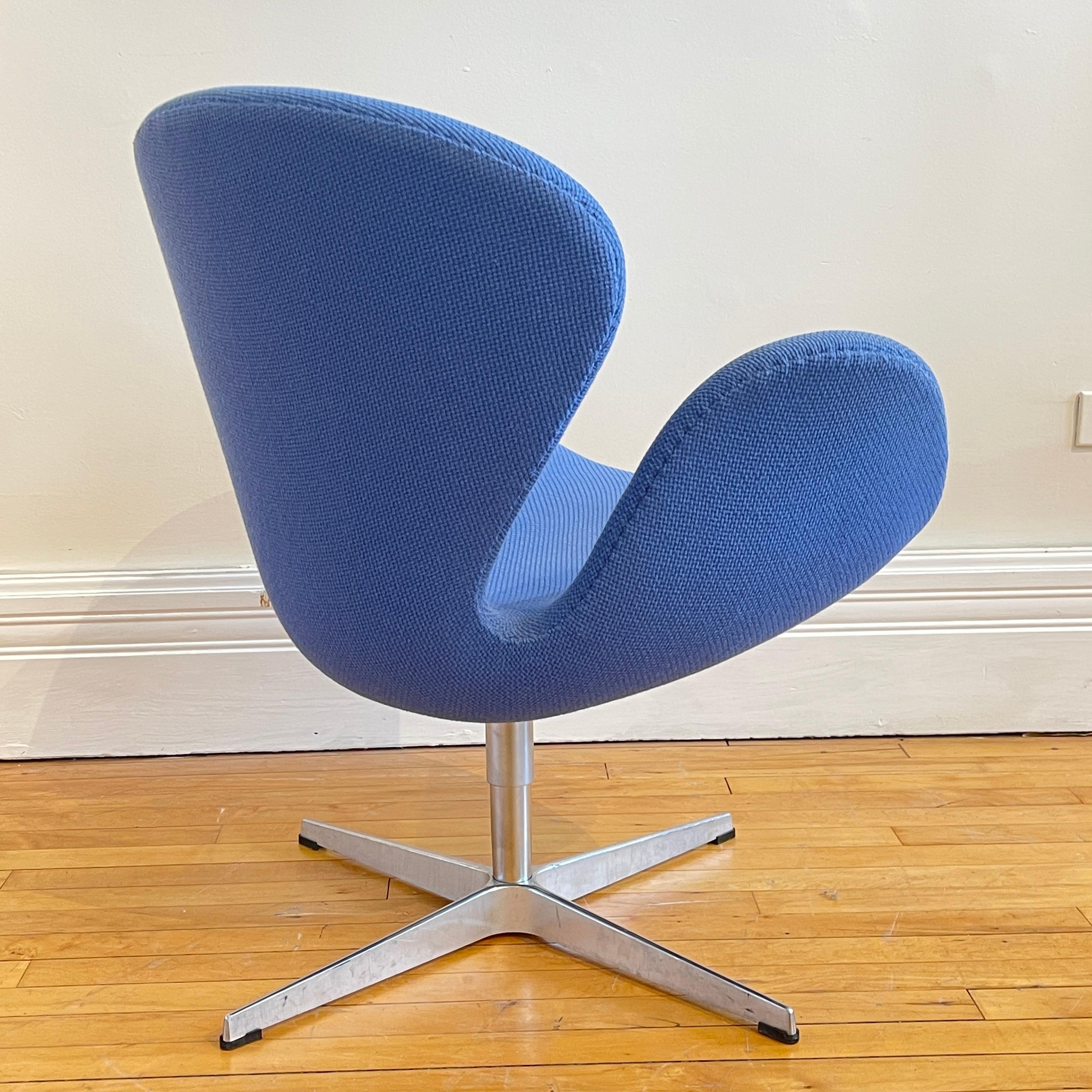 Aluminum Arne Jacobsen for Fritz Hansen Swan Chair in Periwinkle