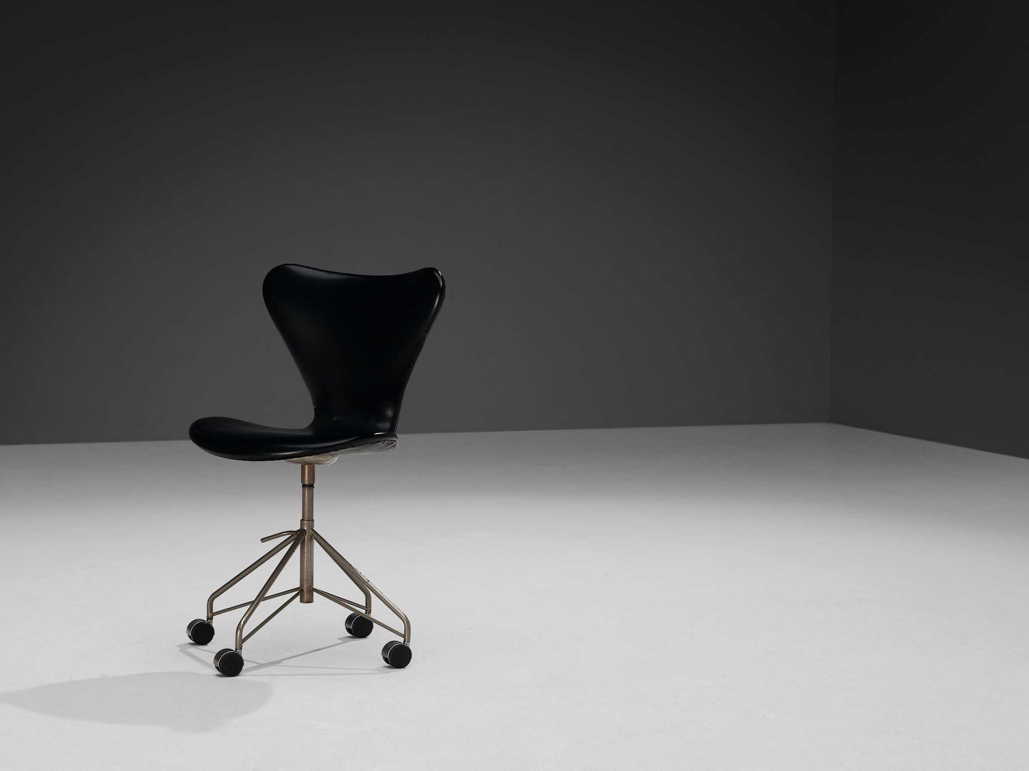 Danish Arne Jacobsen for Fritz Hansen Swivel Desk Chair in Leather