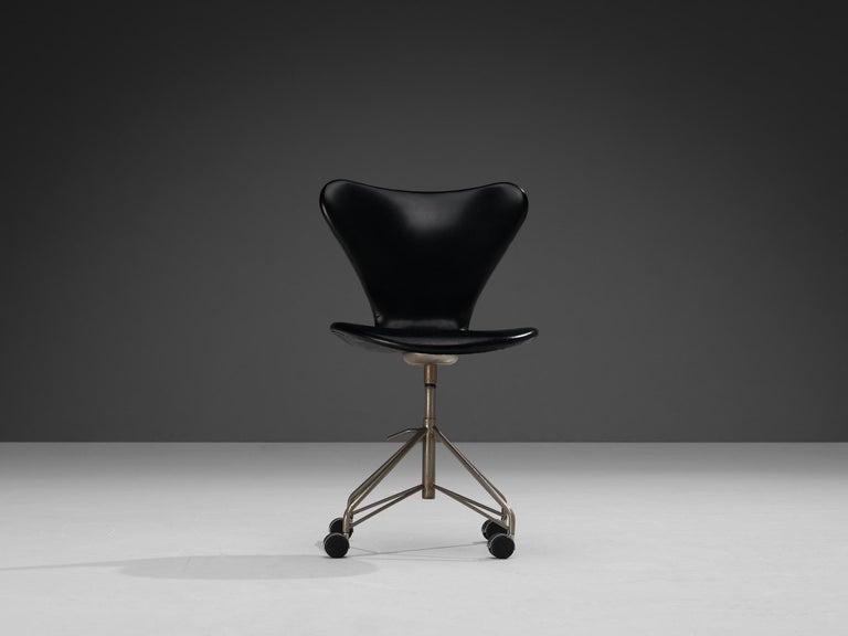 Mid-20th Century Arne Jacobsen for Fritz Hansen Swivel Desk Chair in Leather For Sale