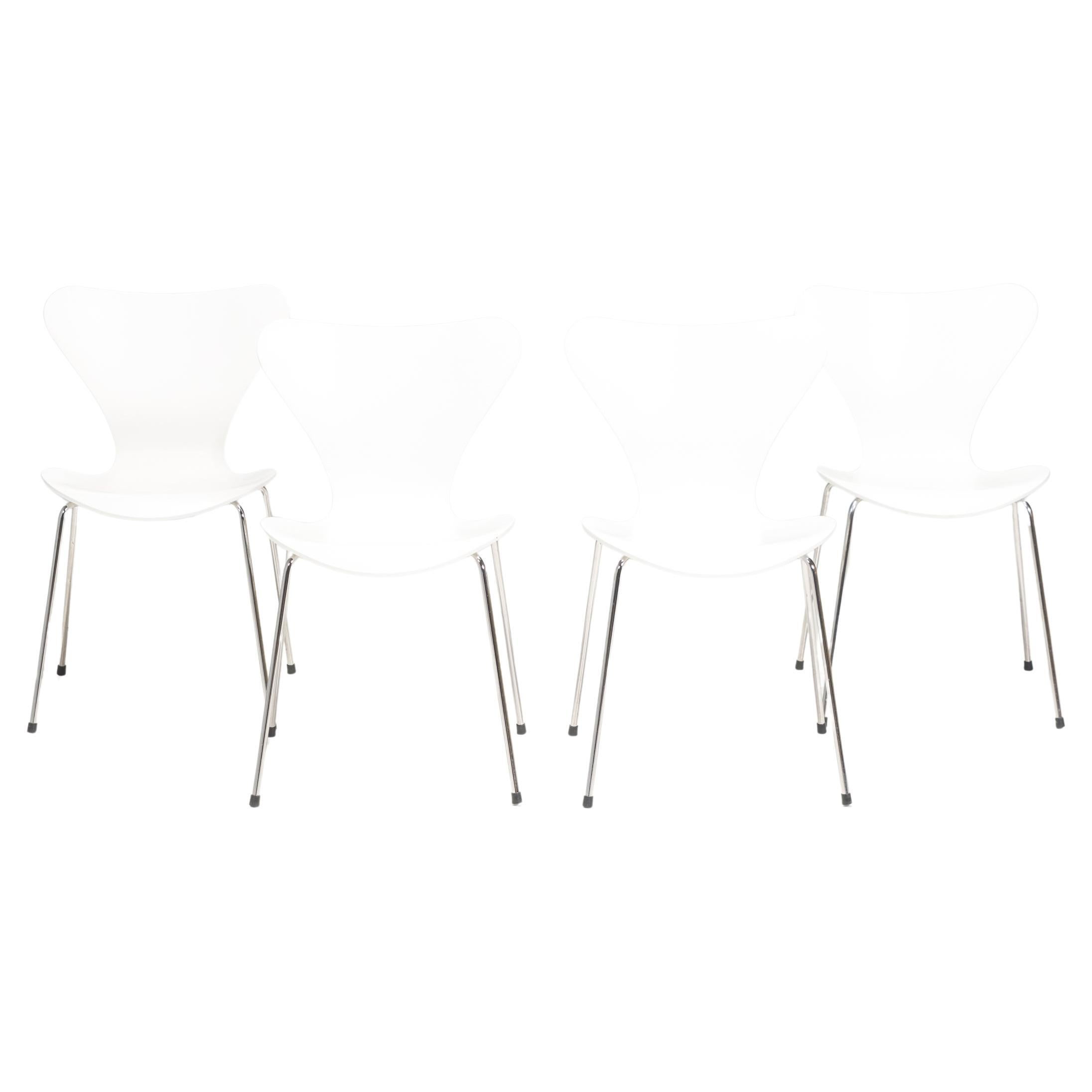 Arne Jacobsen for Fritz Hansen White 3107 Series 7 Dining Chairs, Set of 4