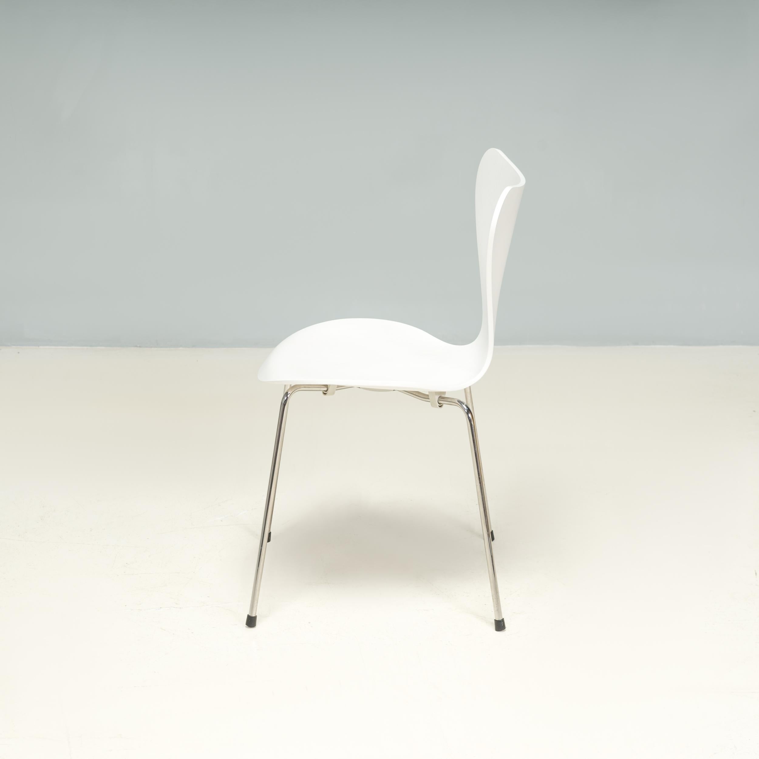 Arne Jacobsen for Fritz Hansen White 3107 Series 7 Dining Chairs, Set of 6 1
