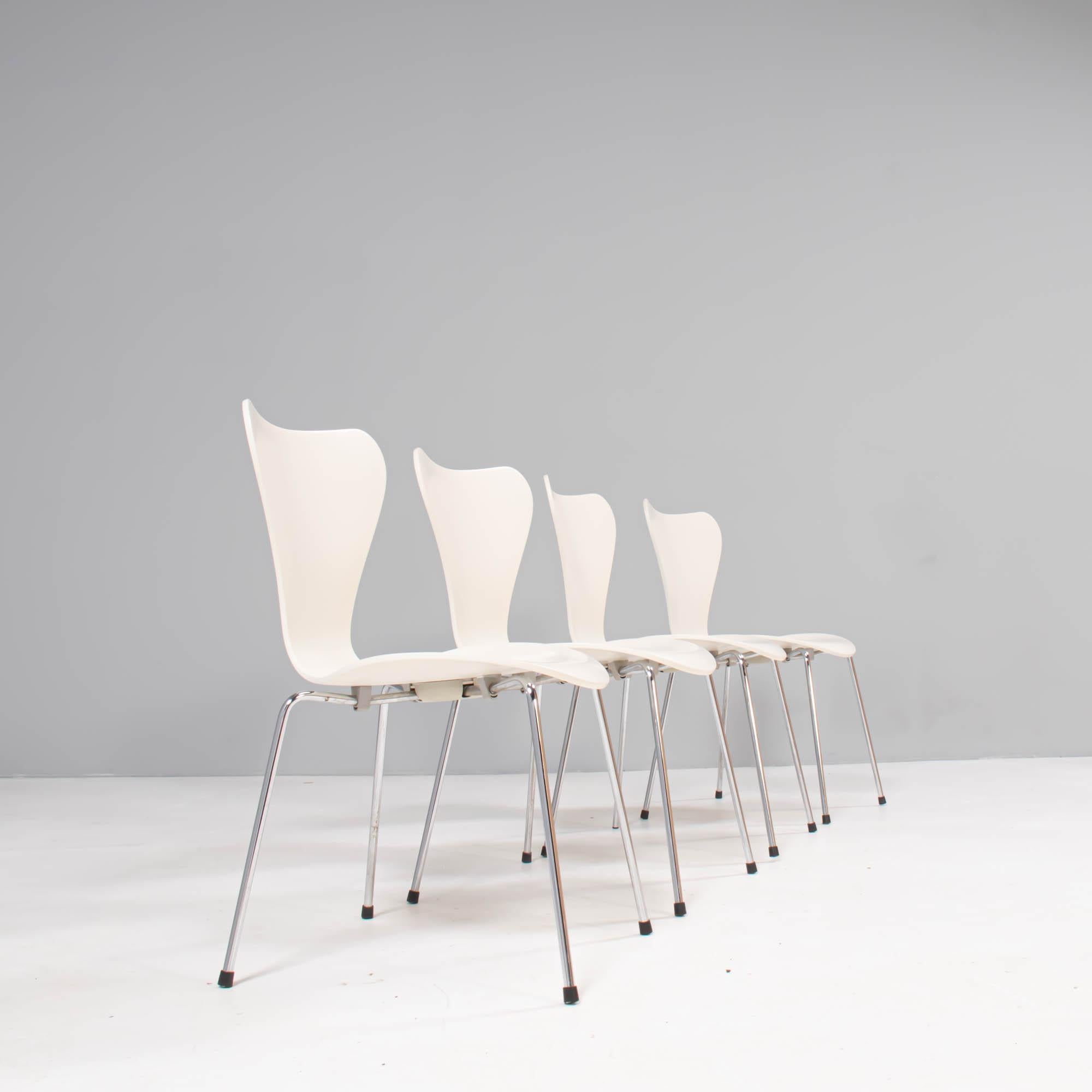 Originally designed by Arne Jacobsen in 1955, the Series 7 dining chair has been made by Fritz Hansen ever since. A true design icon, the Series 7 has become one of the best selling chairs in history.

Constructed from a pressure moulded veneer