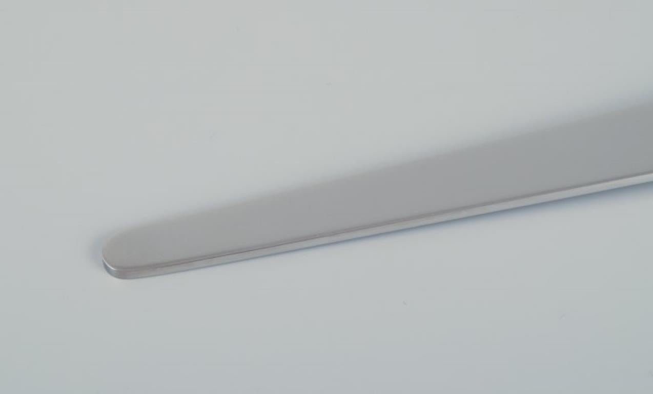 Danish Arne Jacobsen for Georg Jensen. Two long salad forks. Late 20th C. For Sale