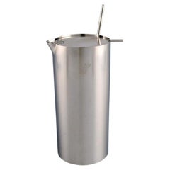 Arne Jacobsen for Stelton. Cylinda Line cocktail shaker in stainless steel.