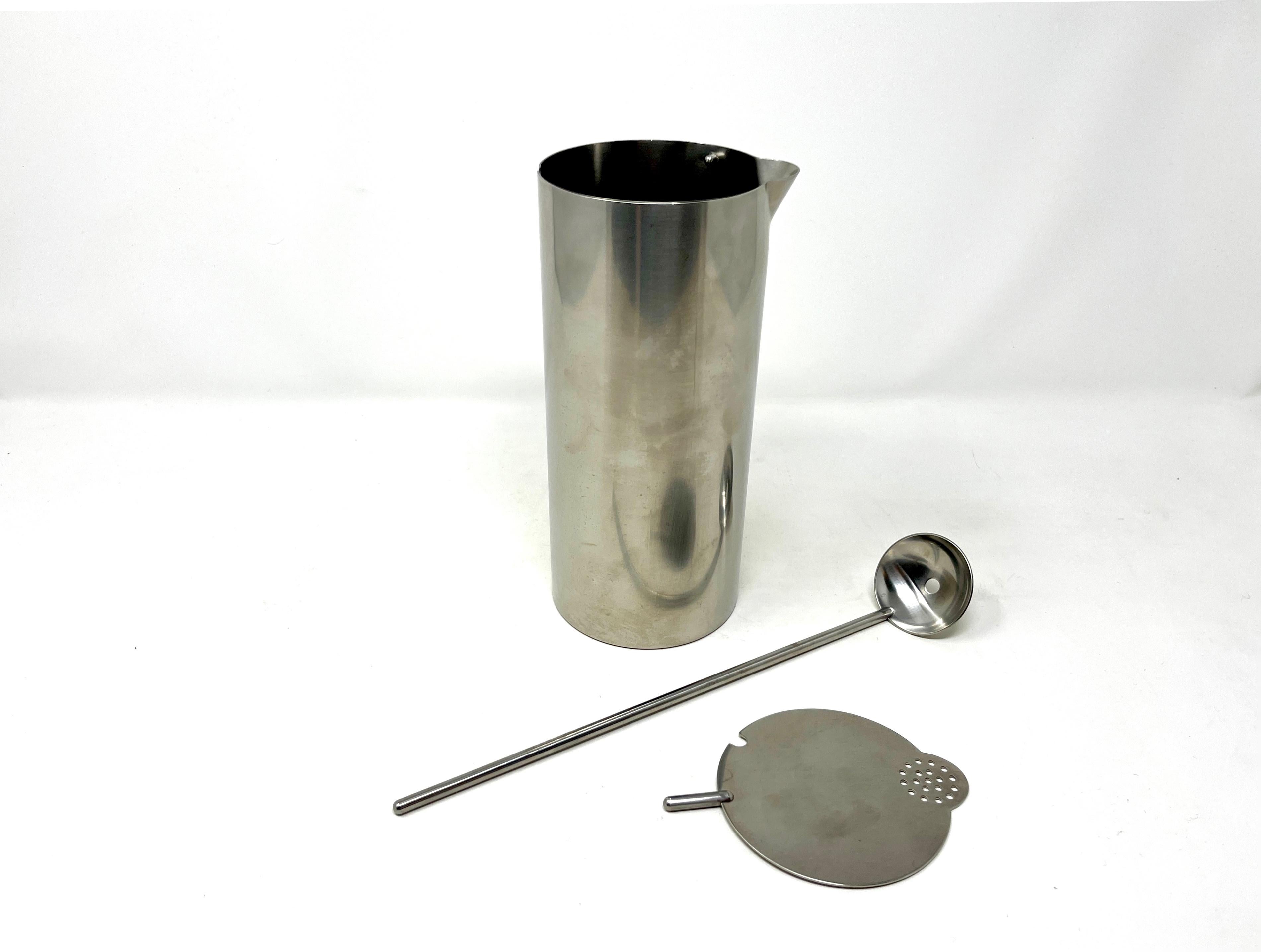 Danese Arne Jacobsen per Stelton Shaker e cucchiaio da cocktail MCM in acciaio inossidabile in vendita