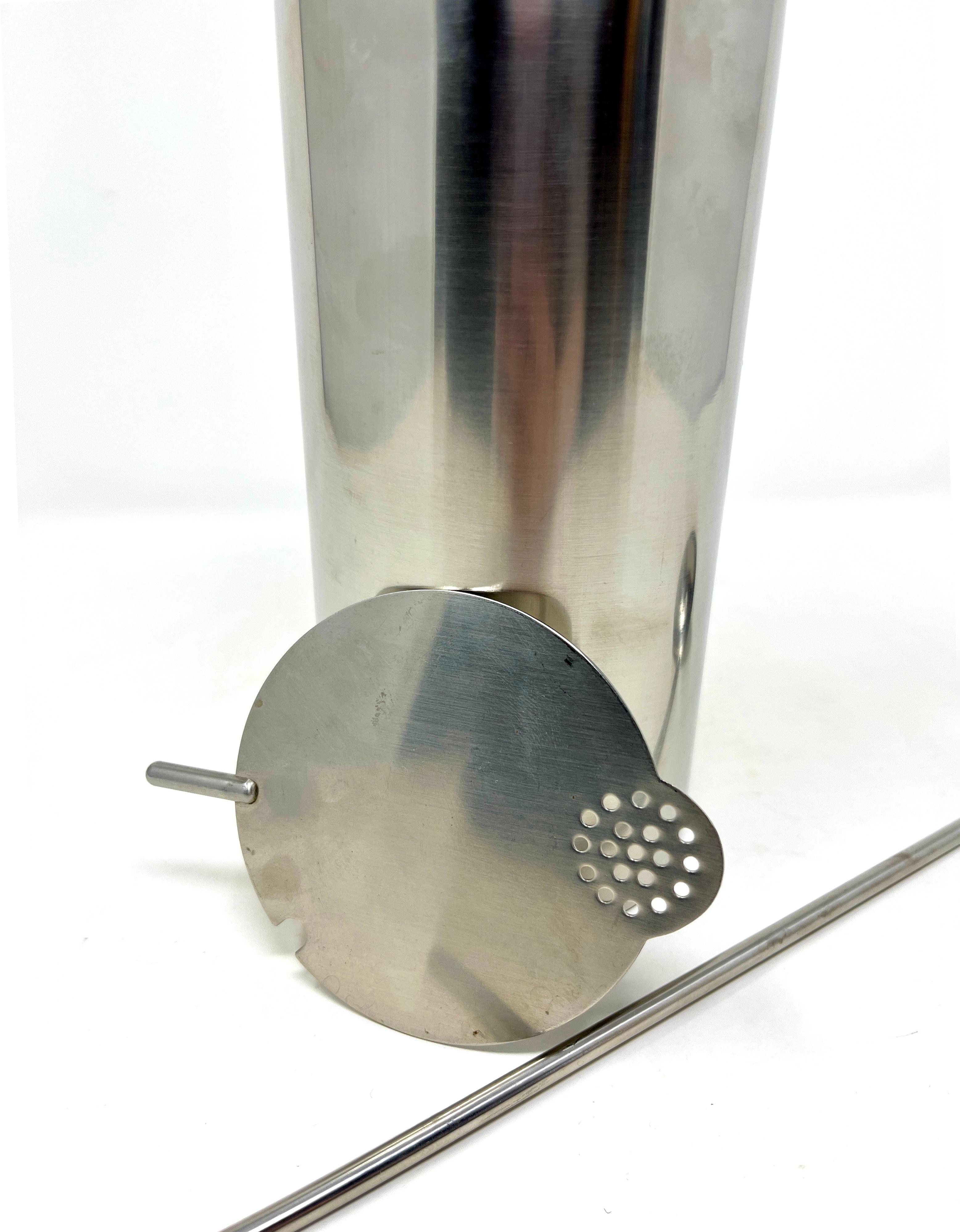 Arne Jacobsen per Stelton Shaker e cucchiaio da cocktail MCM in acciaio inossidabile in vendita 1