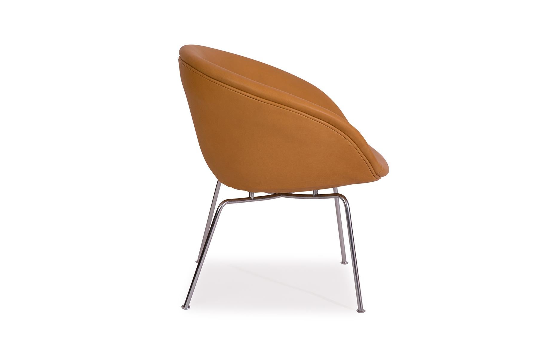 Danish Arne Jacobsen Fritz Hansen Leather Pot Chairs