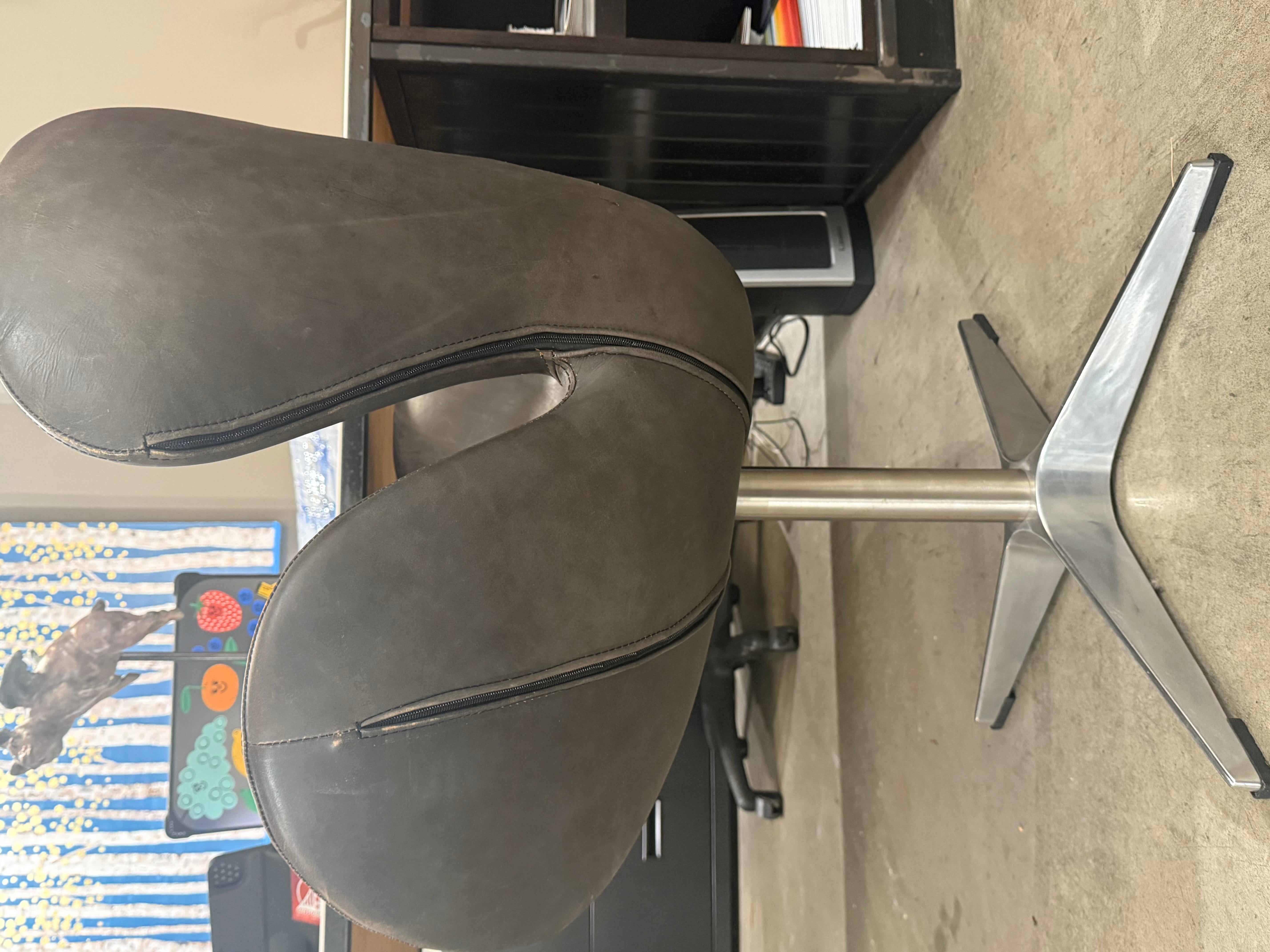 Sedia a cigno in pelle di Arne Jacobsen Fritz Hansen in vendita 4