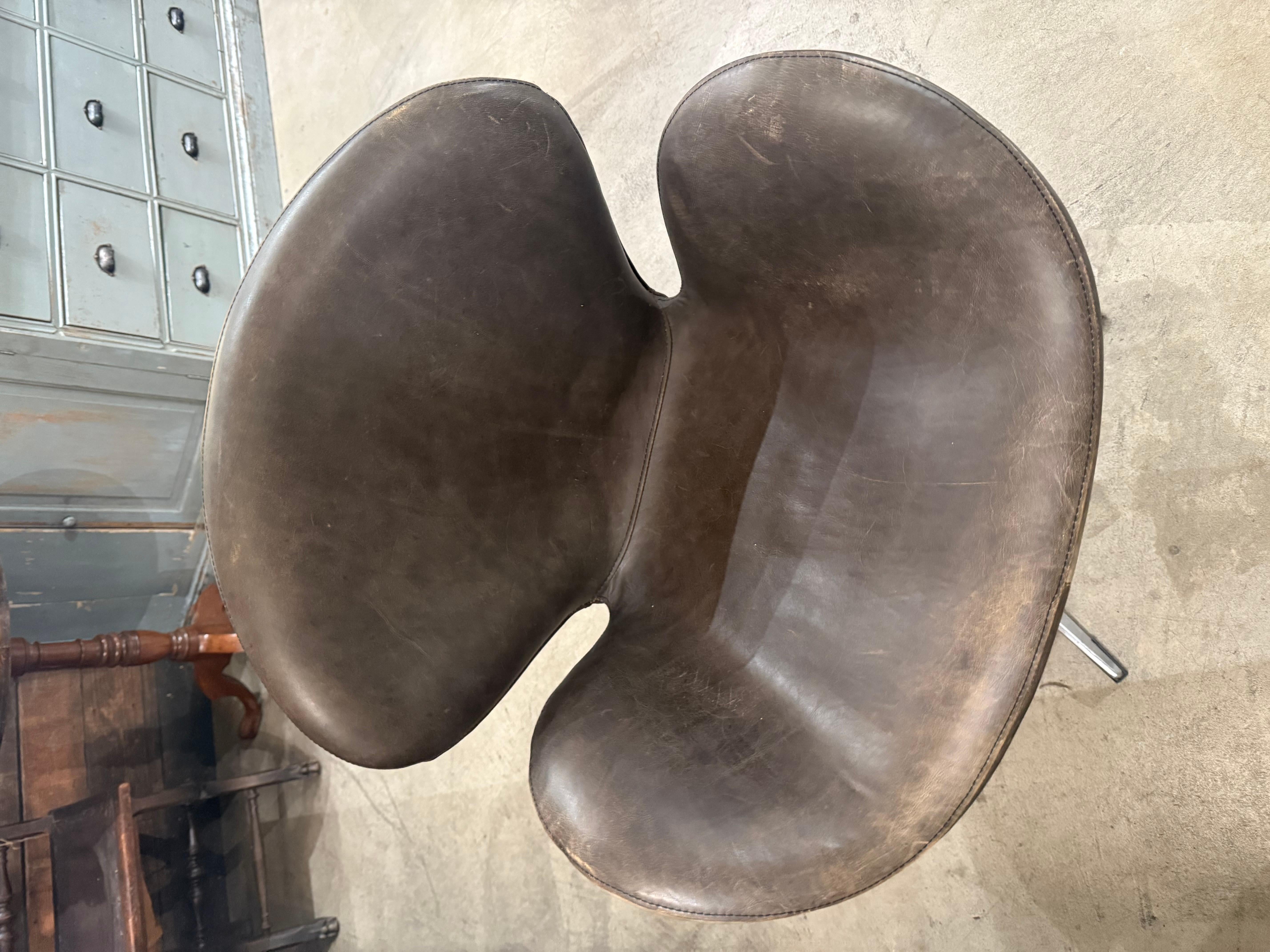 Sedia a cigno in pelle di Arne Jacobsen Fritz Hansen in vendita 6