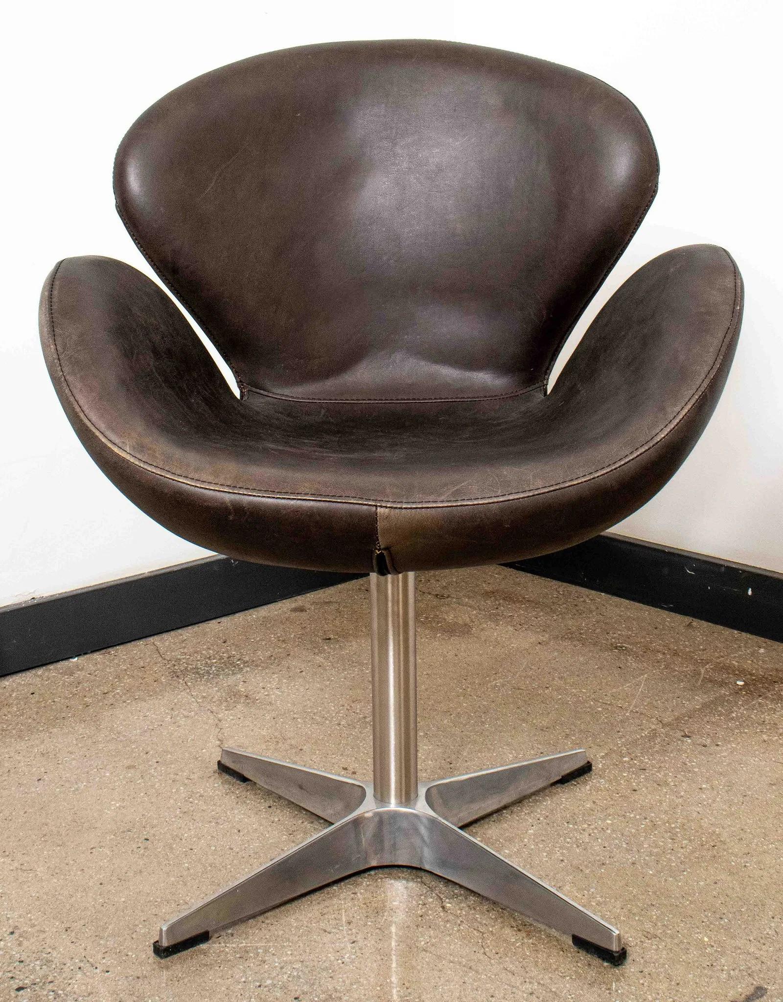 Danish Arne Jacobsen Fritz Hansen Leather Swan Chair For Sale