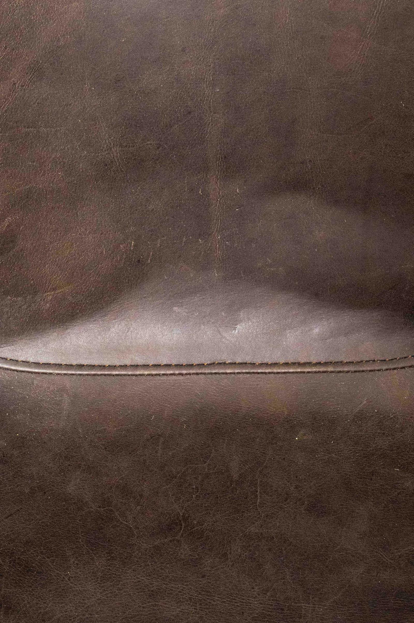 Arne Jacobsen Fritz Hansen Leather Swan Chair In Good Condition For Sale In Napa, CA