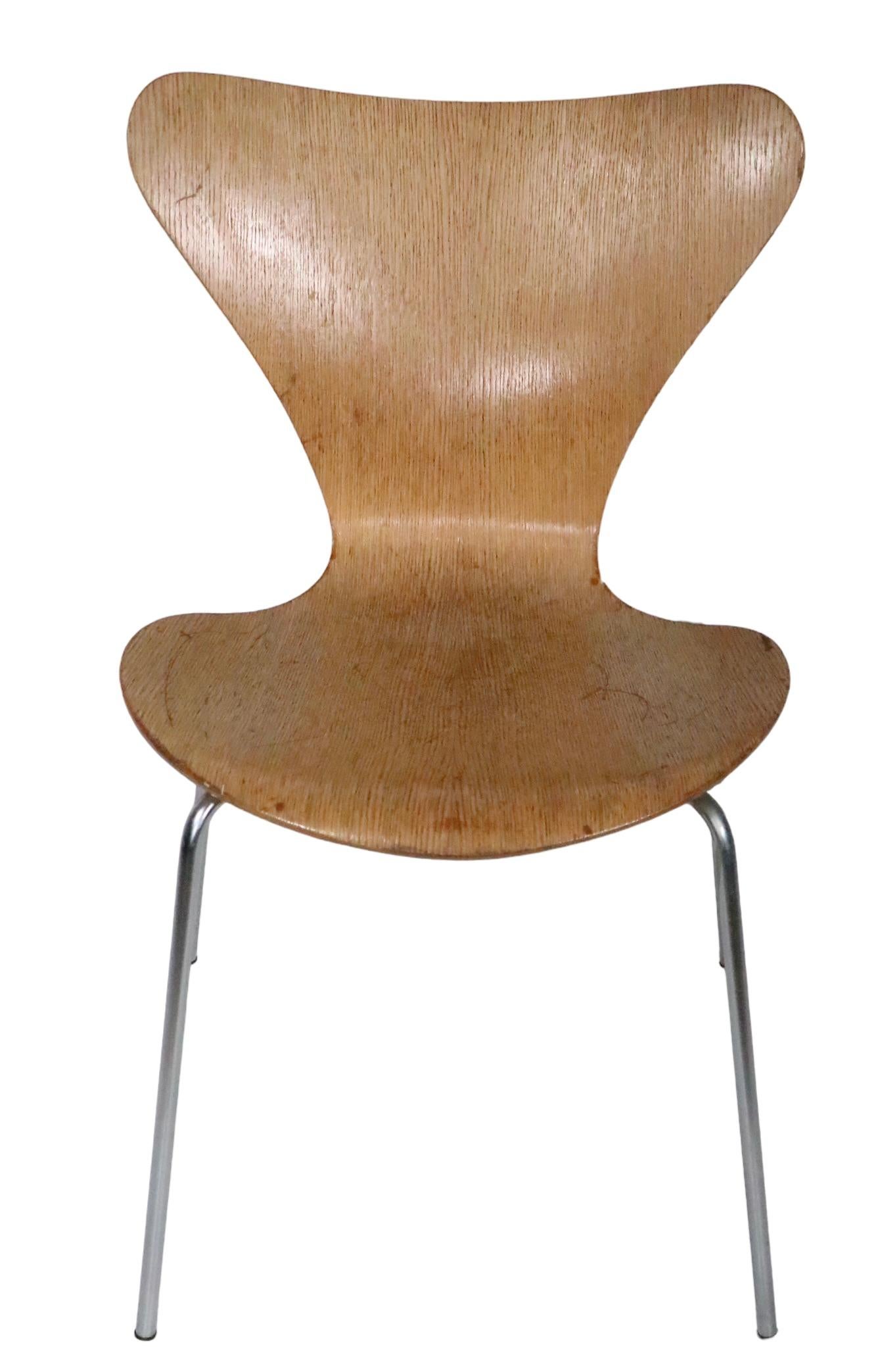 Arne Jacobsen Fritz Hansen Series 7 Butterfly Chair in Oak Veneer, circa 1960s For Sale 5