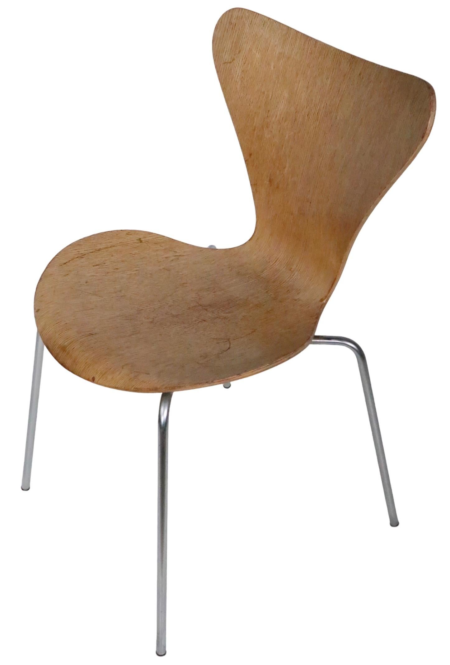 Arne Jacobsen Fritz Hansen Series 7 Butterfly Chair in Oak Veneer, circa 1960s For Sale 6