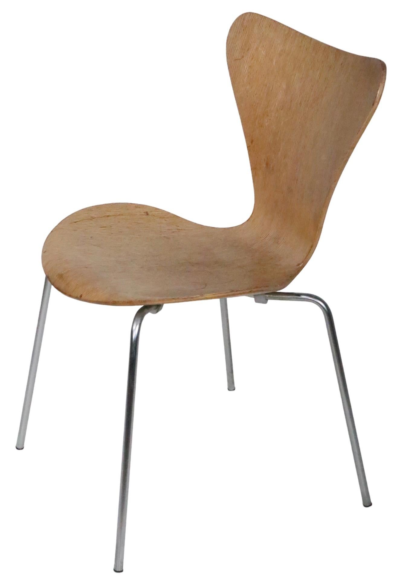 Arne Jacobsen Fritz Hansen Series 7 Butterfly Chair in Oak Veneer, circa 1960s For Sale 7