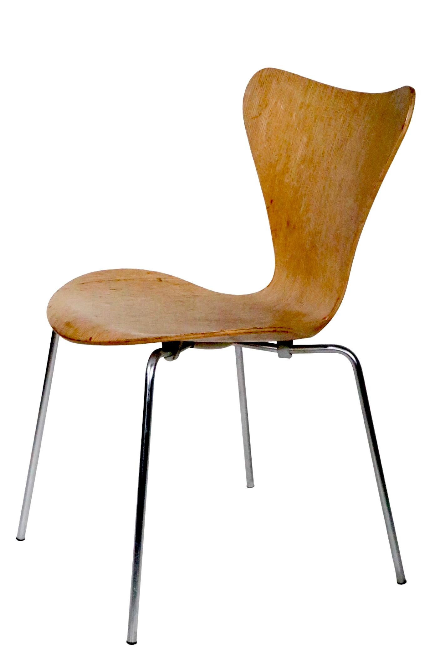 Arne Jacobsen Fritz Hansen Series 7 Butterfly Chair in Oak Veneer, circa 1960s For Sale 8