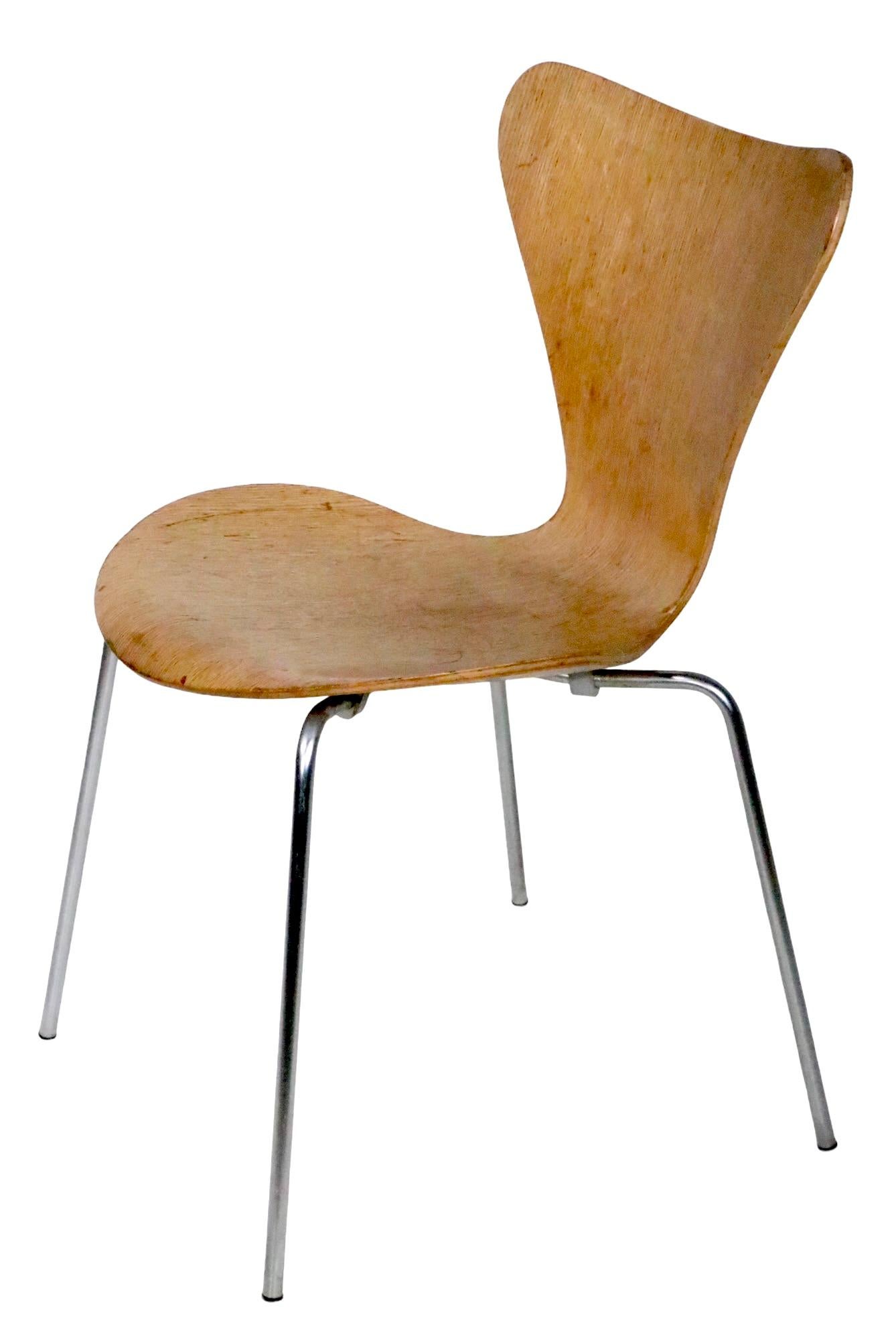 Arne Jacobsen Fritz Hansen Series 7 Butterfly Chair in Oak Veneer, circa 1960s For Sale 9