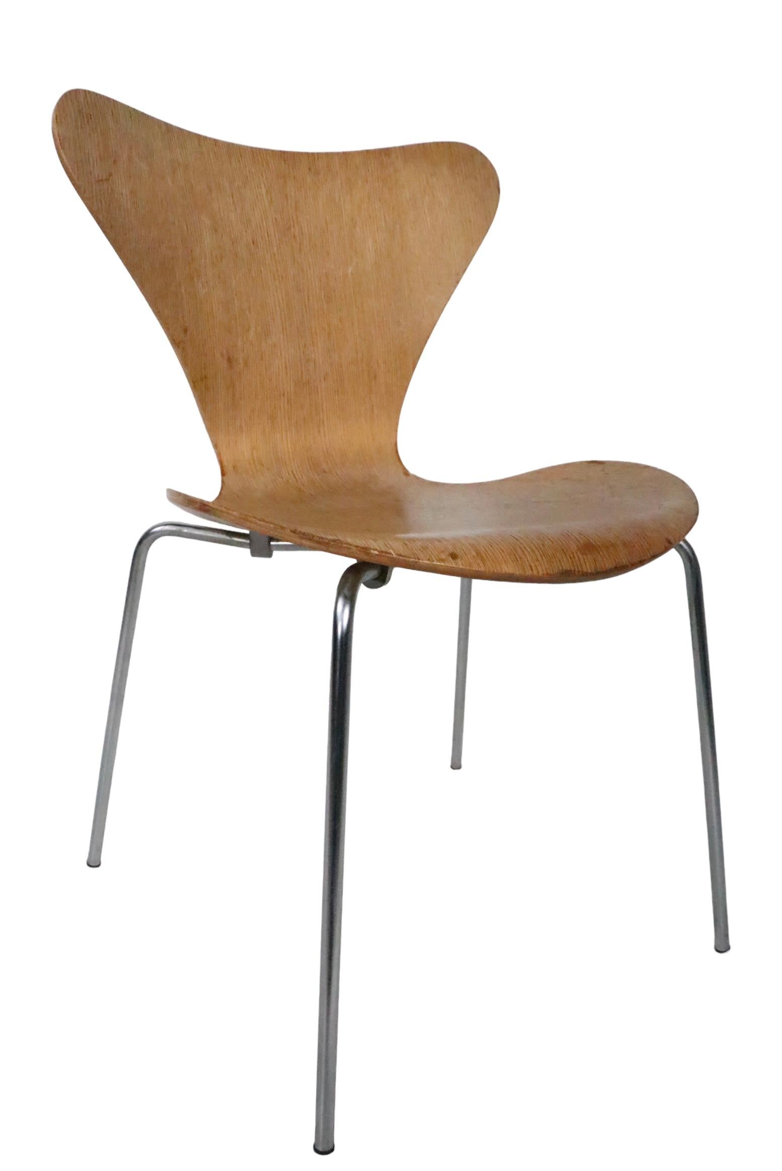 Danish Arne Jacobsen Fritz Hansen Series 7 Butterfly Chair in Oak Veneer, circa 1960s For Sale