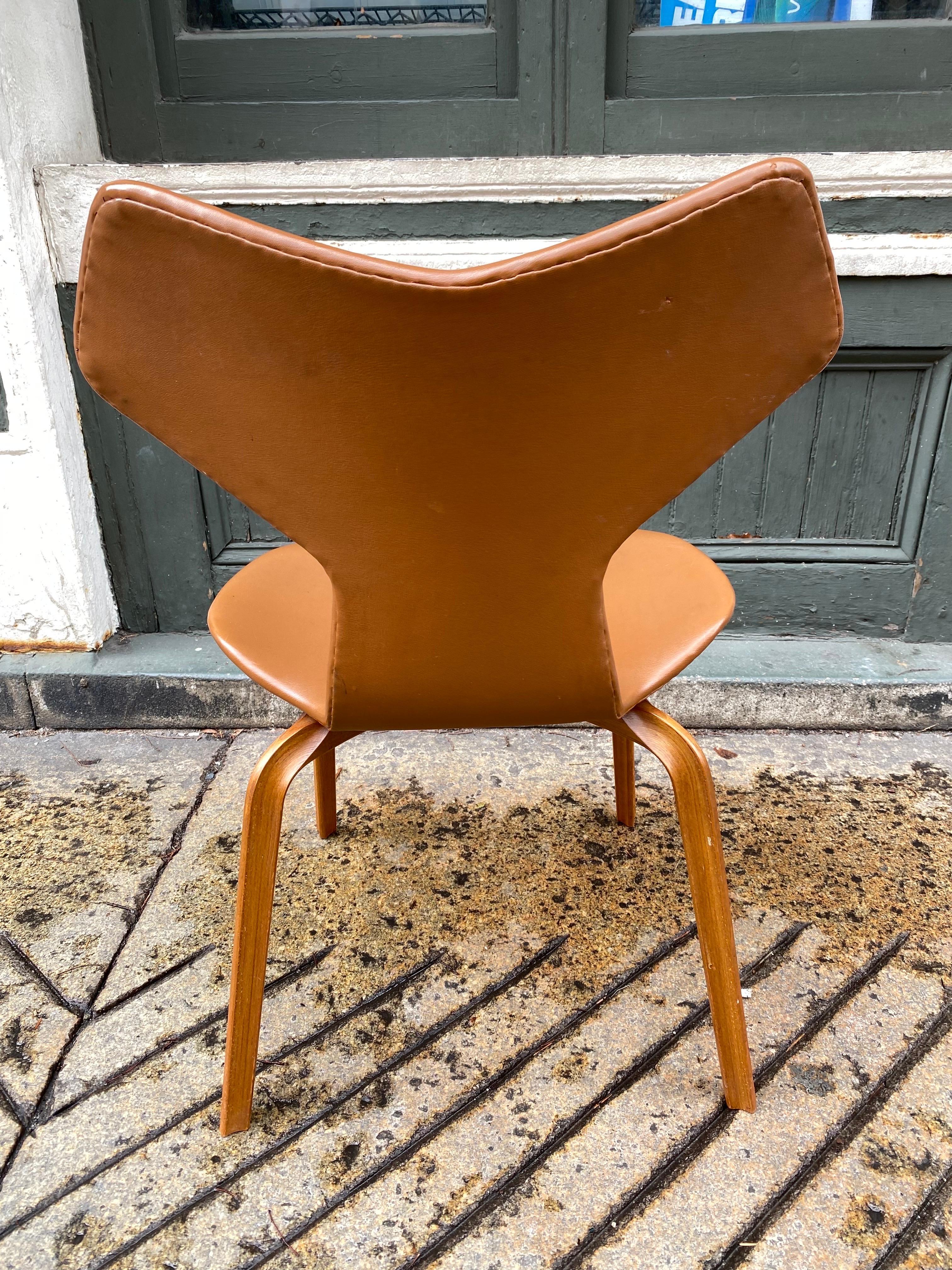 Danish Arne Jacobsen Grand Prix Chair 4130 For Sale
