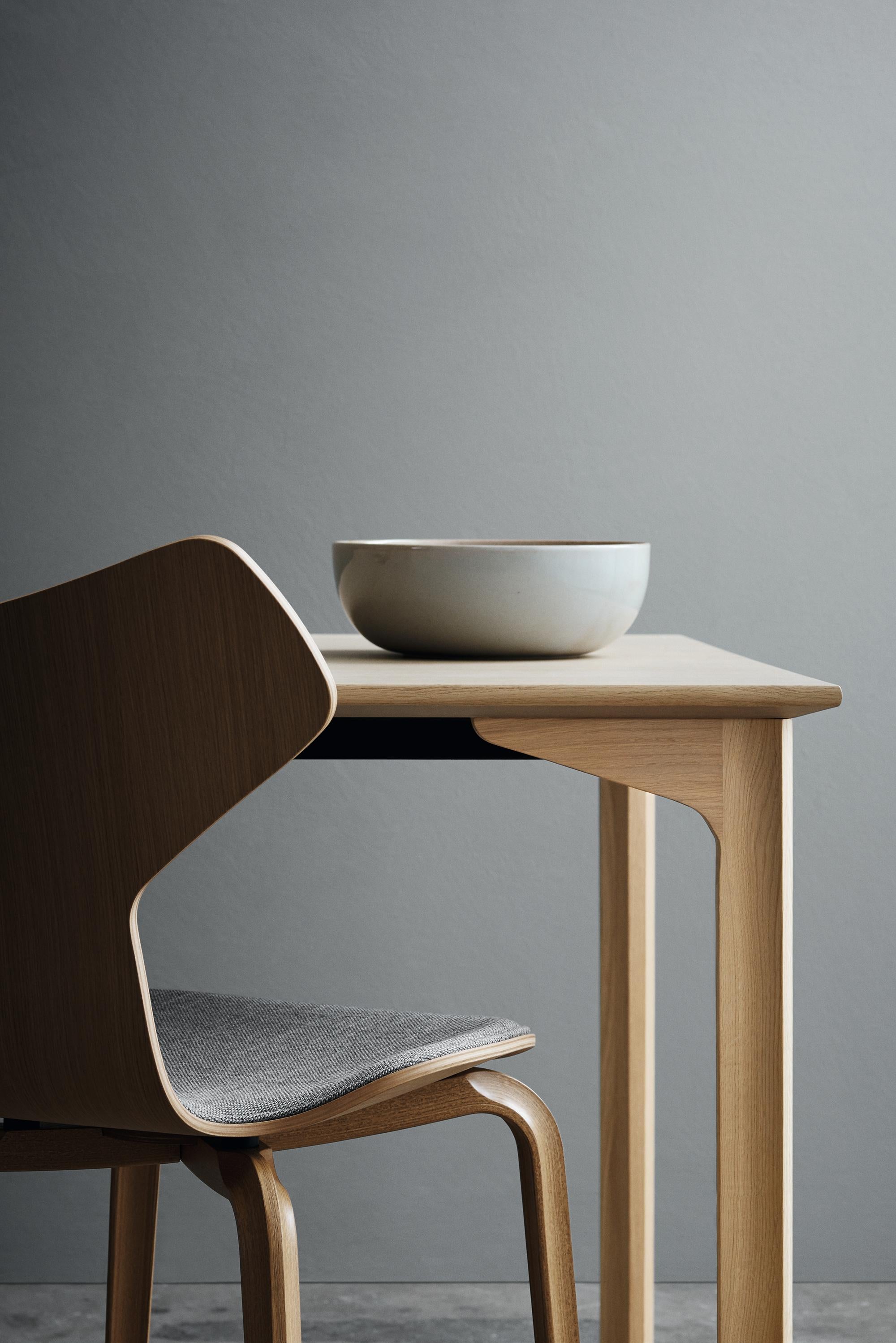 Arne Jacobsen 'Grand Prix' Chair for Fritz Hansen in Full Leather Upholstery For Sale 7