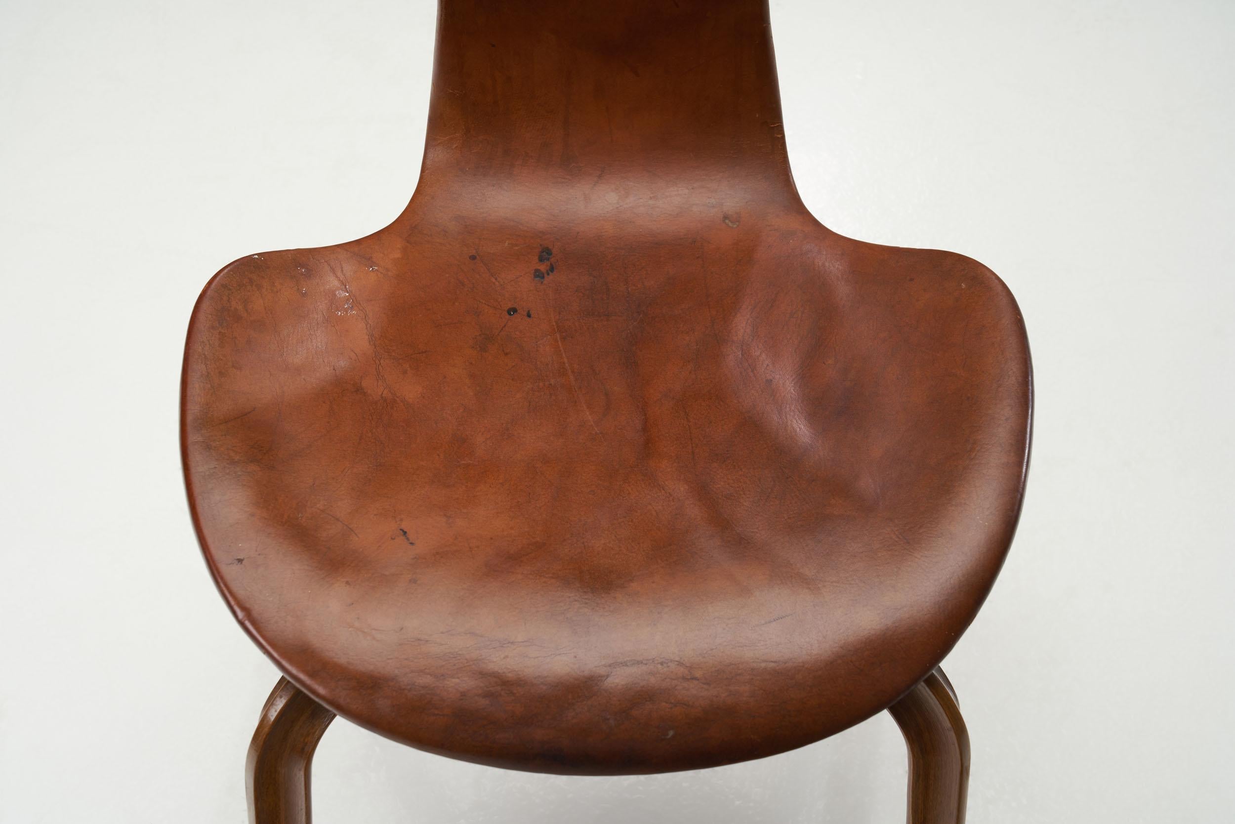 Arne Jacobsen “Grand Prix” Chairs for Fritz Hansen, Denmark 1950s For Sale 3
