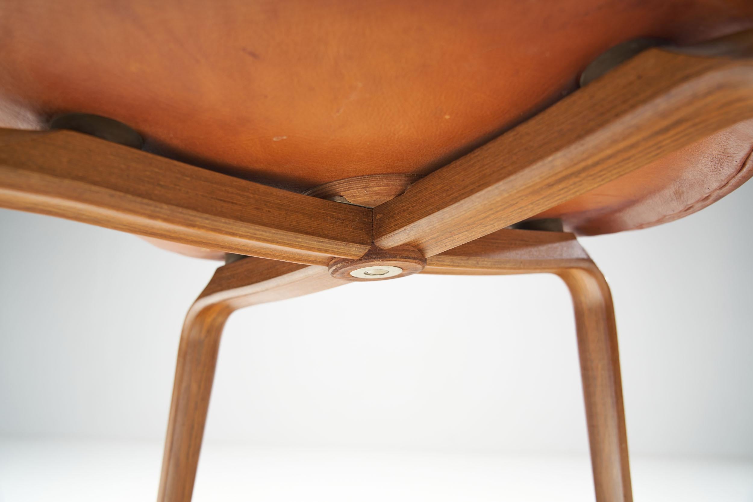 Arne Jacobsen “Grand Prix” Chairs for Fritz Hansen, Denmark 1950s For Sale 7