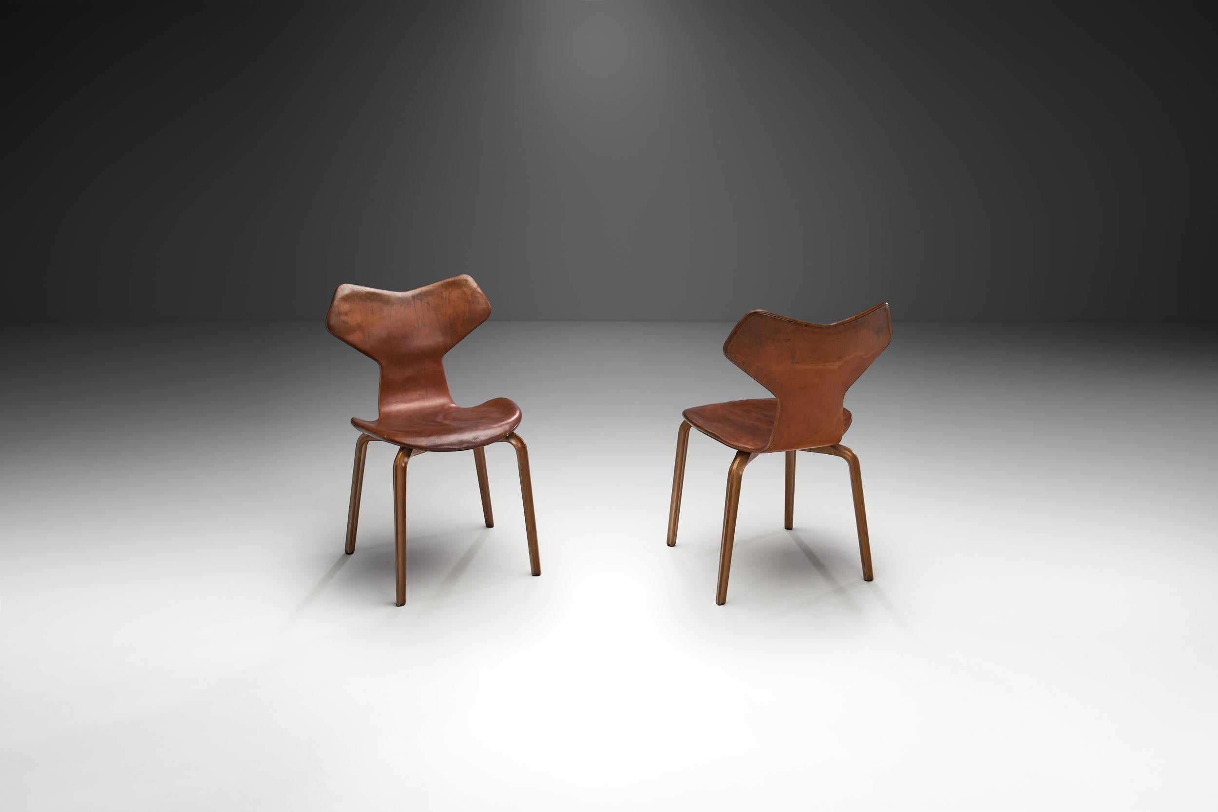 Arne Jacobsen “Grand Prix” Chairs for Fritz Hansen, Denmark 1950s In Good Condition For Sale In Utrecht, NL