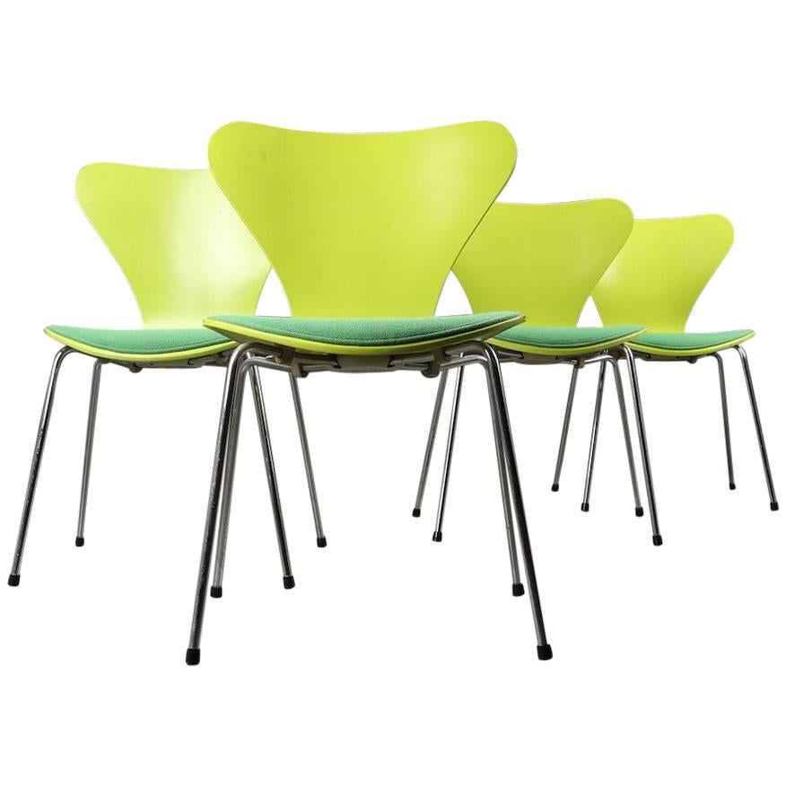 Arne Jacobsen - Green Chairs - Fritz Hansen - 1950s For Sale