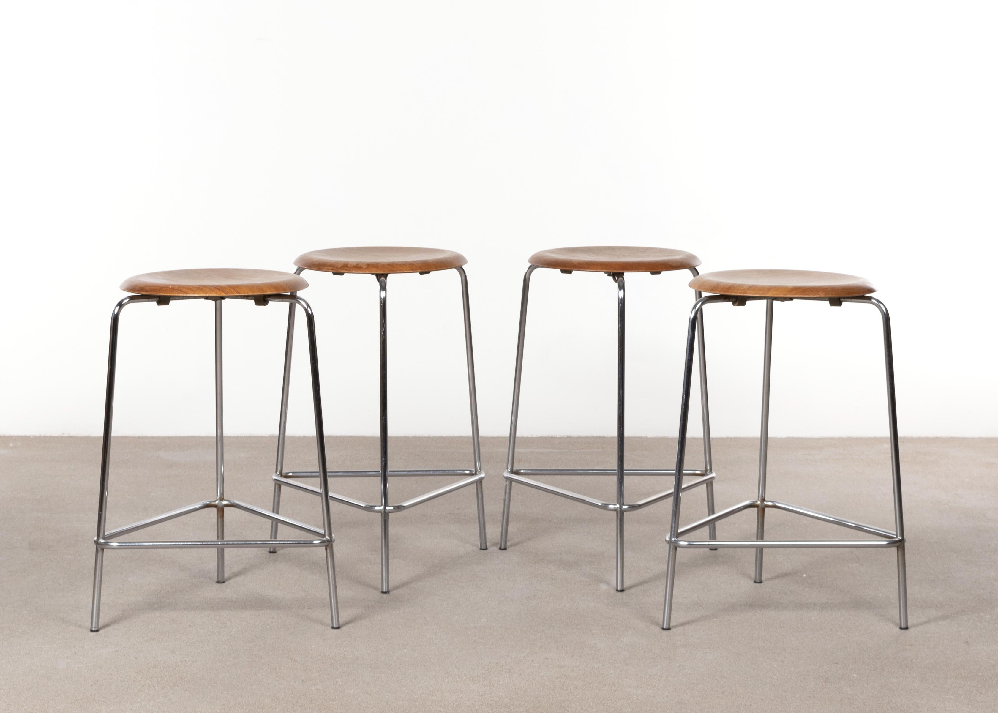 fritz hansen high dot stool