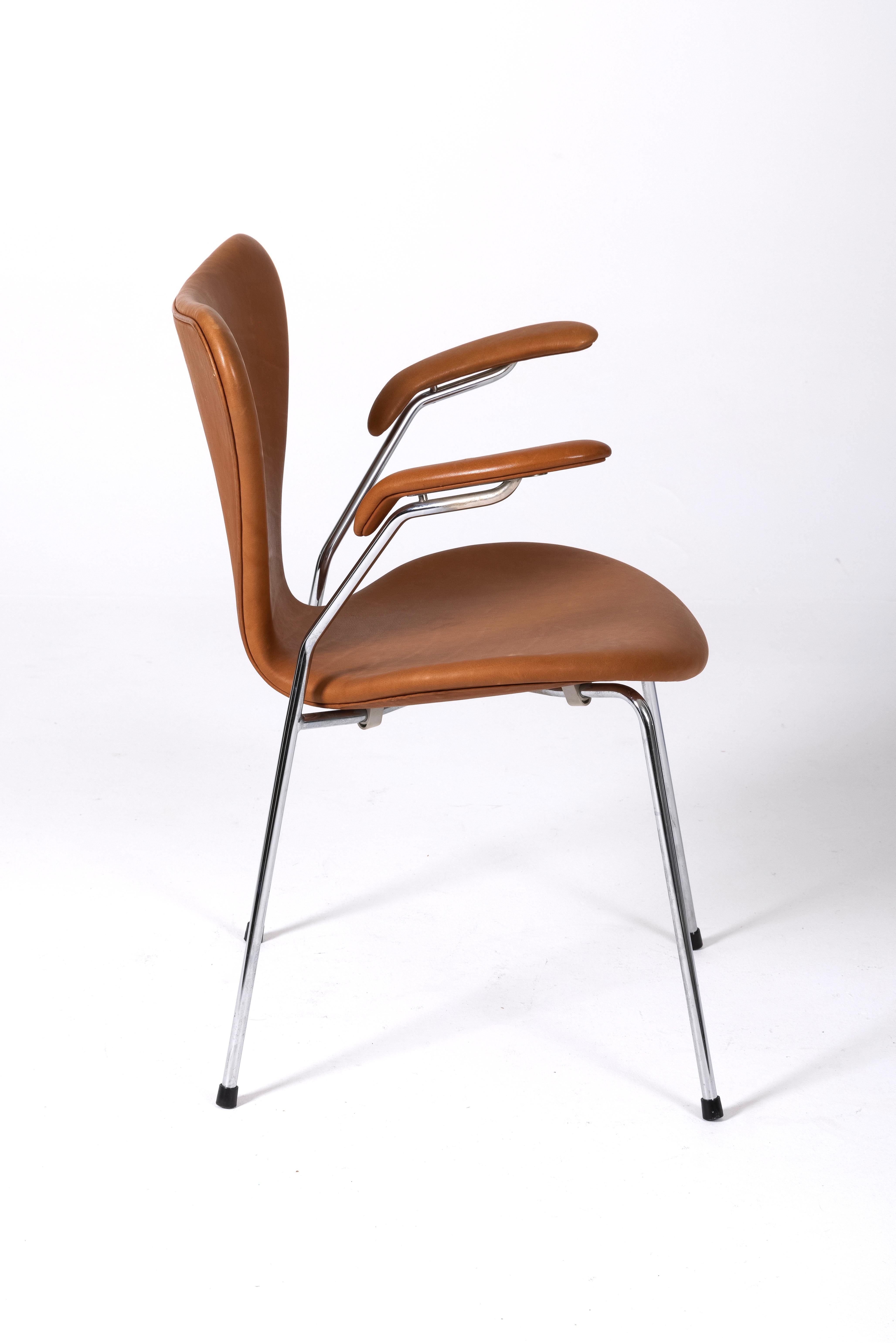 Arne Jacobsen Ledersessel 6