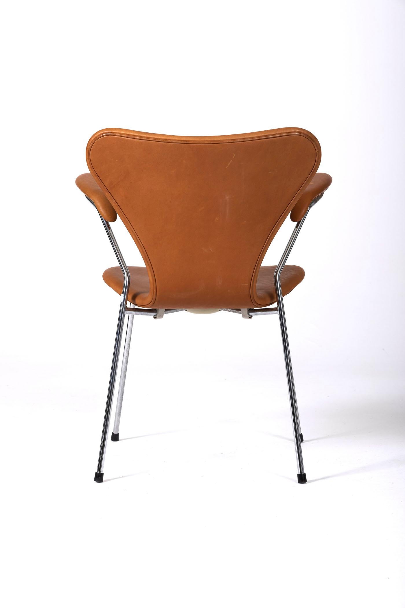 Arne Jacobsen leather armchair For Sale 2