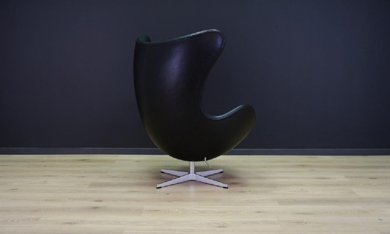 Arne Jacobsen Leather Armchair For Sale 3