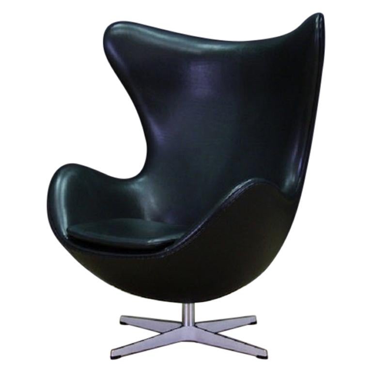 Arne Jacobsen Leather Armchair For Sale